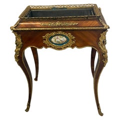 Antique Antique French Victorian Jardiniere Stand Porcelaine en Bois de Roi Monté sur Ormolu