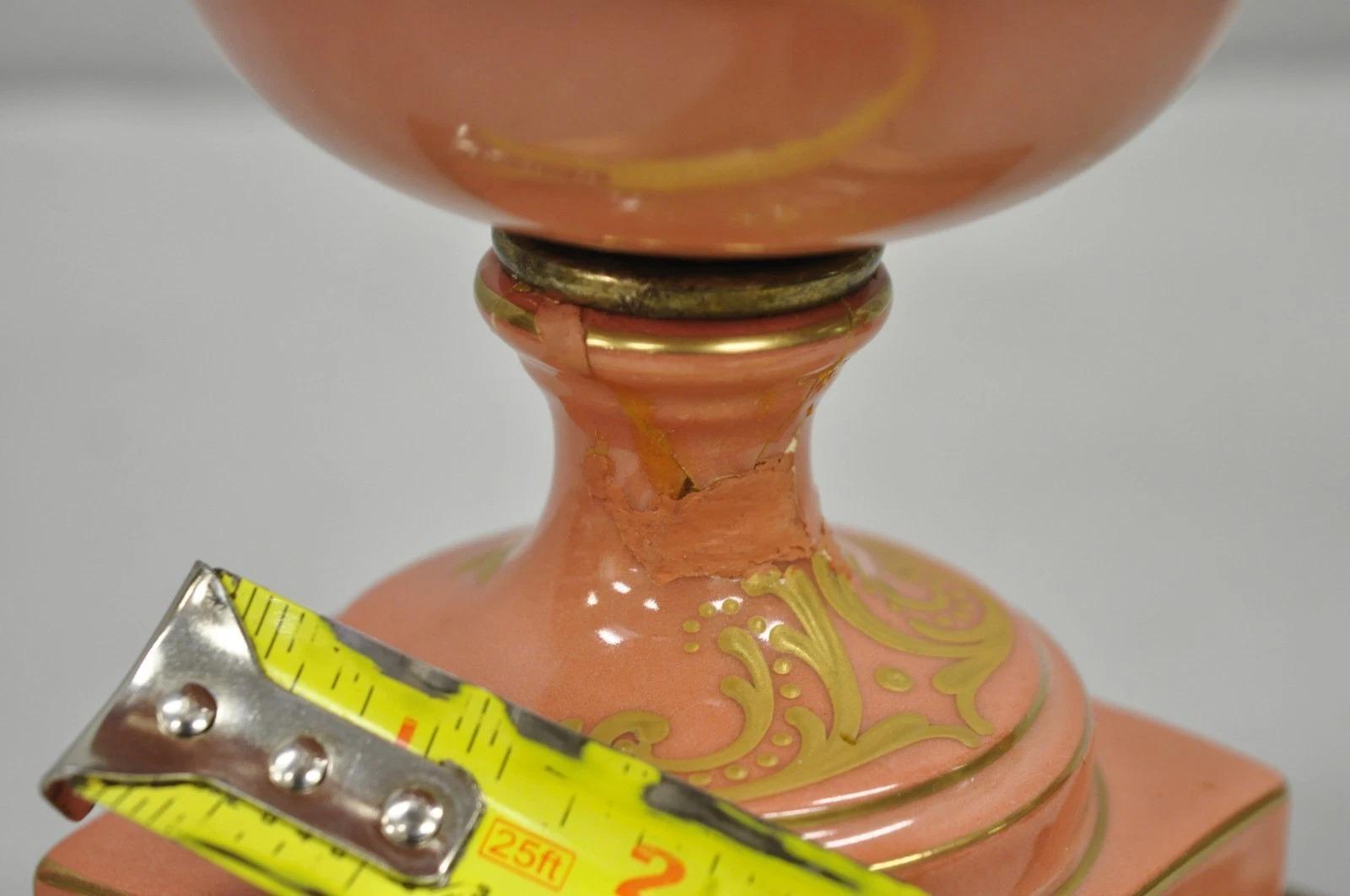 Antique French Victorian Paris Lámparas de Sobremesa de Porcelana Pintada con Figuras de Coral, Pareja en venta 1