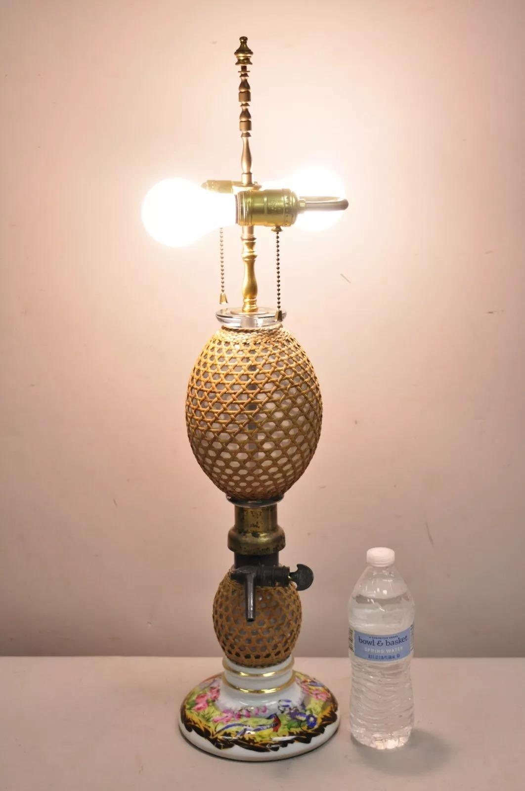 Ancienne lampe de bureau française victorienne en rotin enveloppé de verre soufflé Seltzer Bottle en vente 3