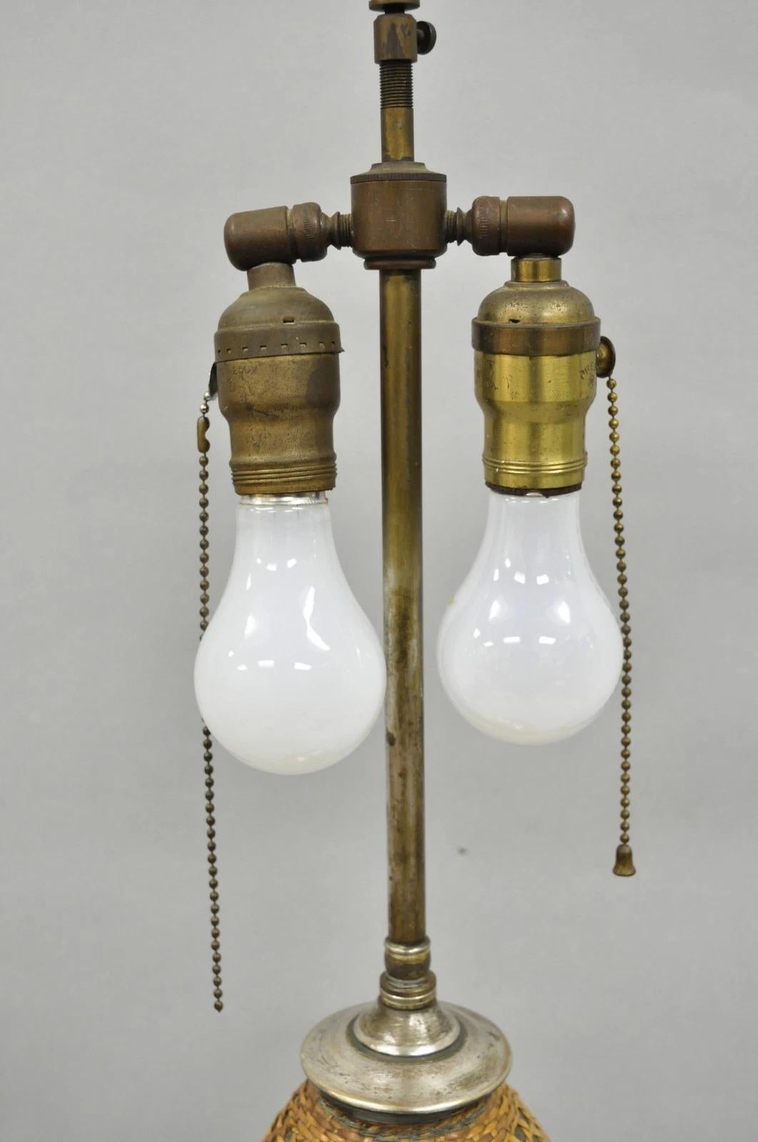 Ancienne lampe de bureau française victorienne en rotin enveloppé de verre soufflé Seltzer Bottle en vente 3