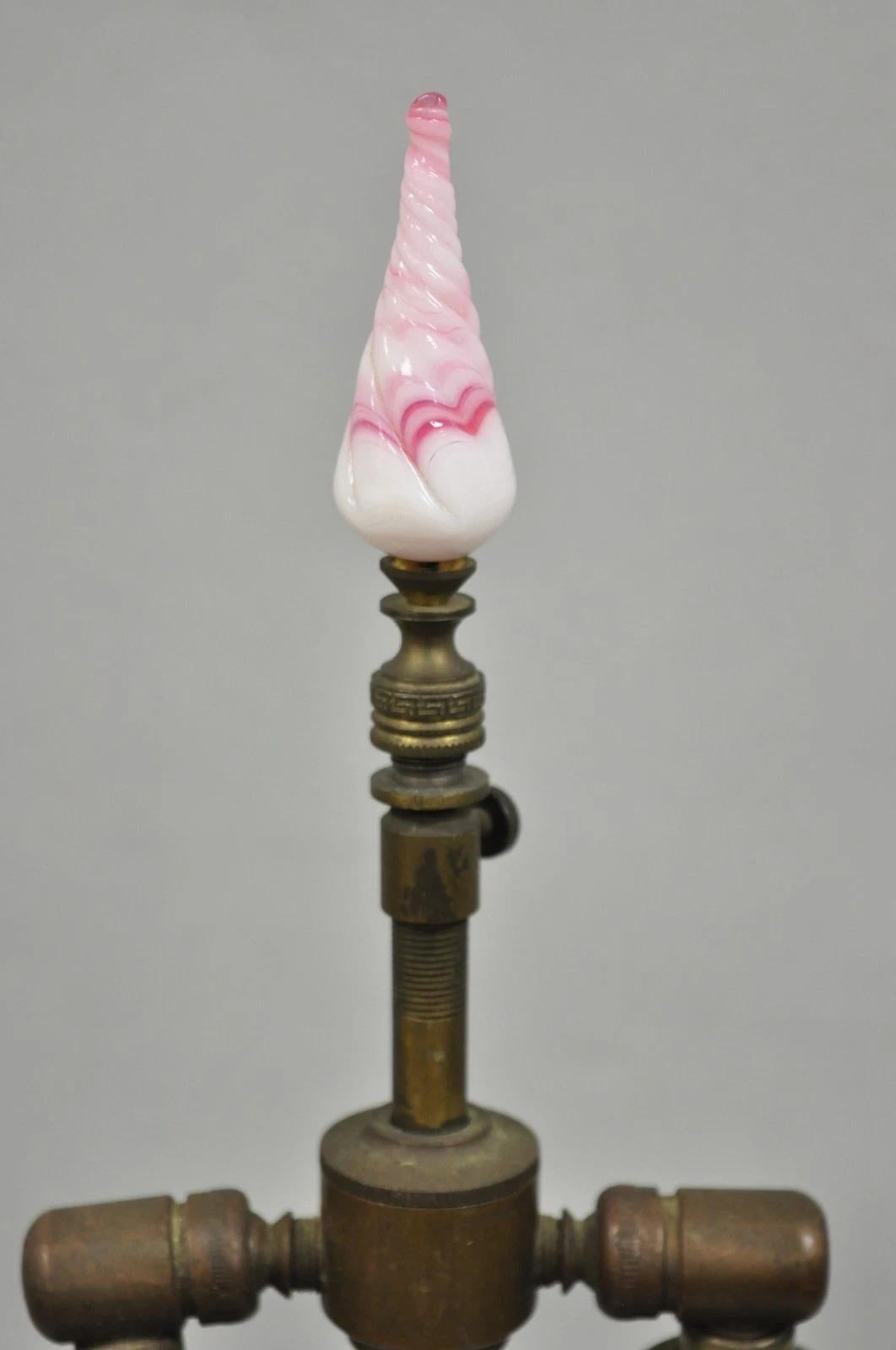 Victorien Ancienne lampe de bureau française victorienne en rotin enveloppé de verre soufflé Seltzer Bottle en vente