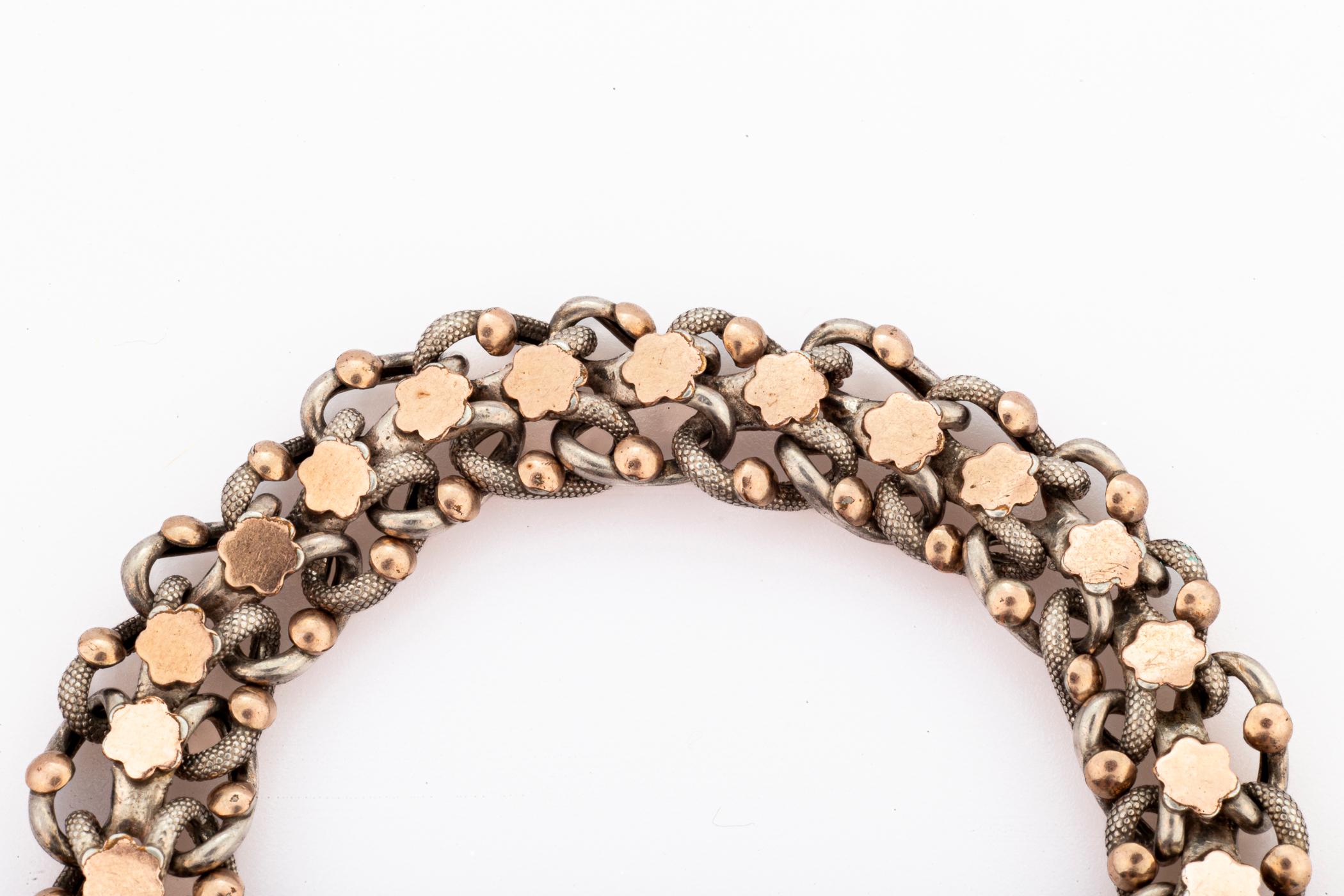 Antique French Victorian Silber und Rose Gold Armband mit Geheimnis Medaillon Charme im Zustand „Hervorragend“ im Angebot in Stamford, CT