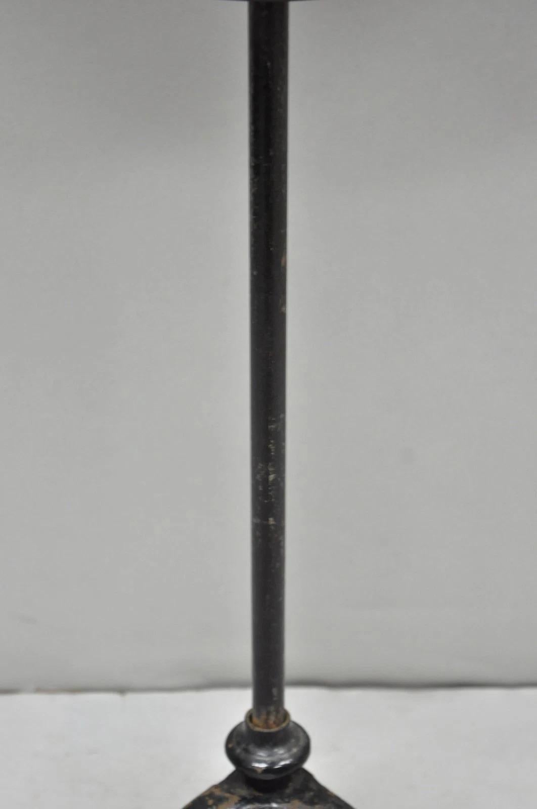 Metallo Antique French Victorian Tole Metal dipinto a mano con fiori e parafuoco regolabile in vendita