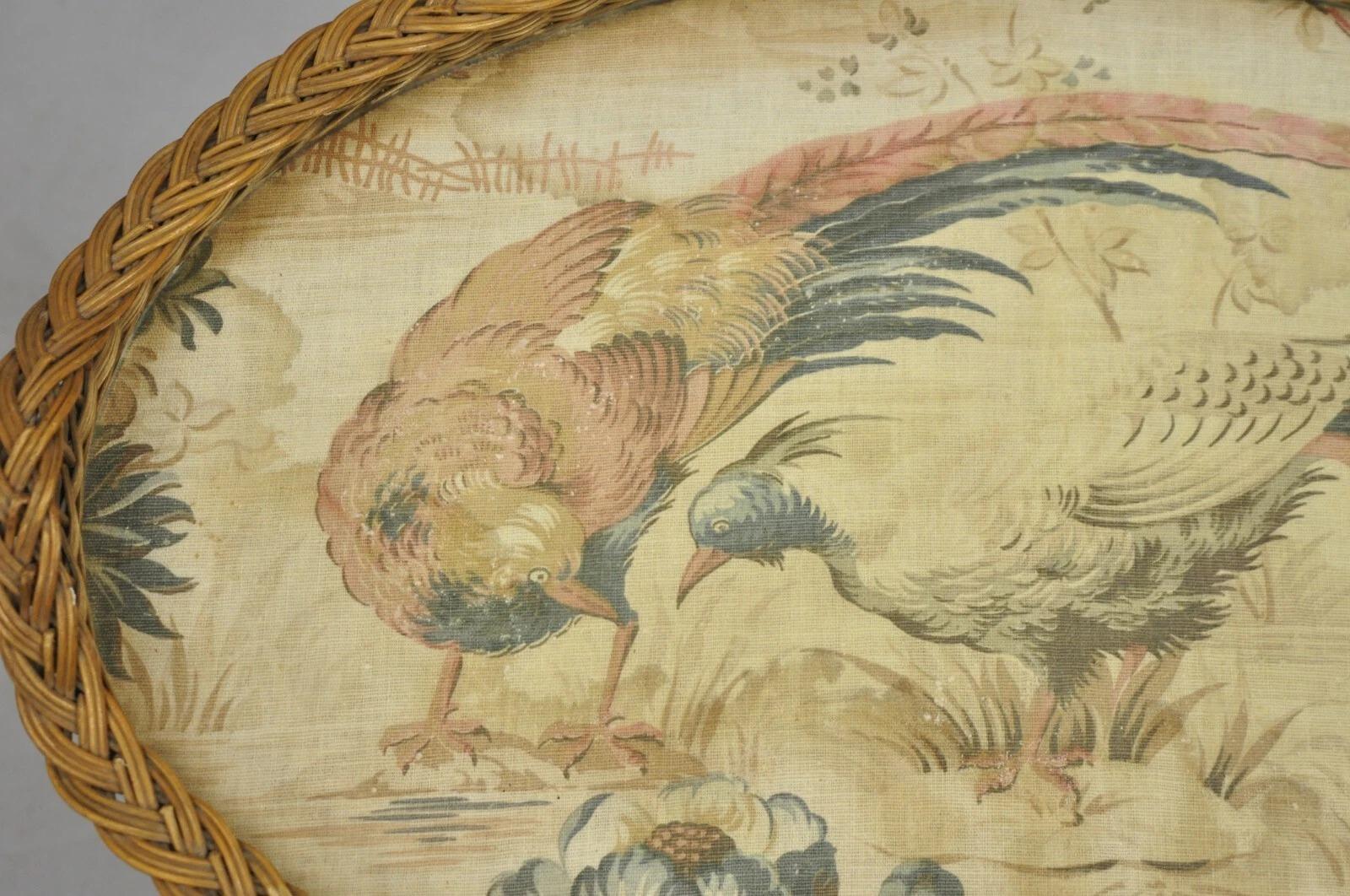 Antique plateau de service de bar ovale victorien français en osier avec tapisserie d'oiseaux faisans Bon état - En vente à Philadelphia, PA