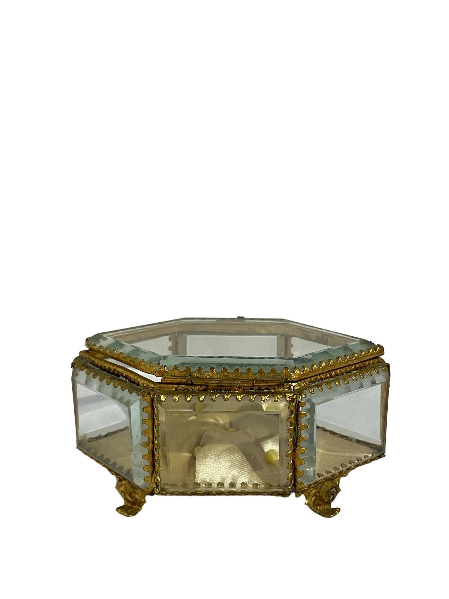 Antique French Victorian Yellow Tufted Jewelry Box  In Fair Condition In Greenport, NY