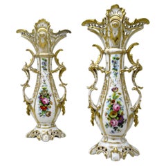 Antike französische Vieux Paris vergoldete Porzellanvasen Urnen Blumen Svres Stil, Paar