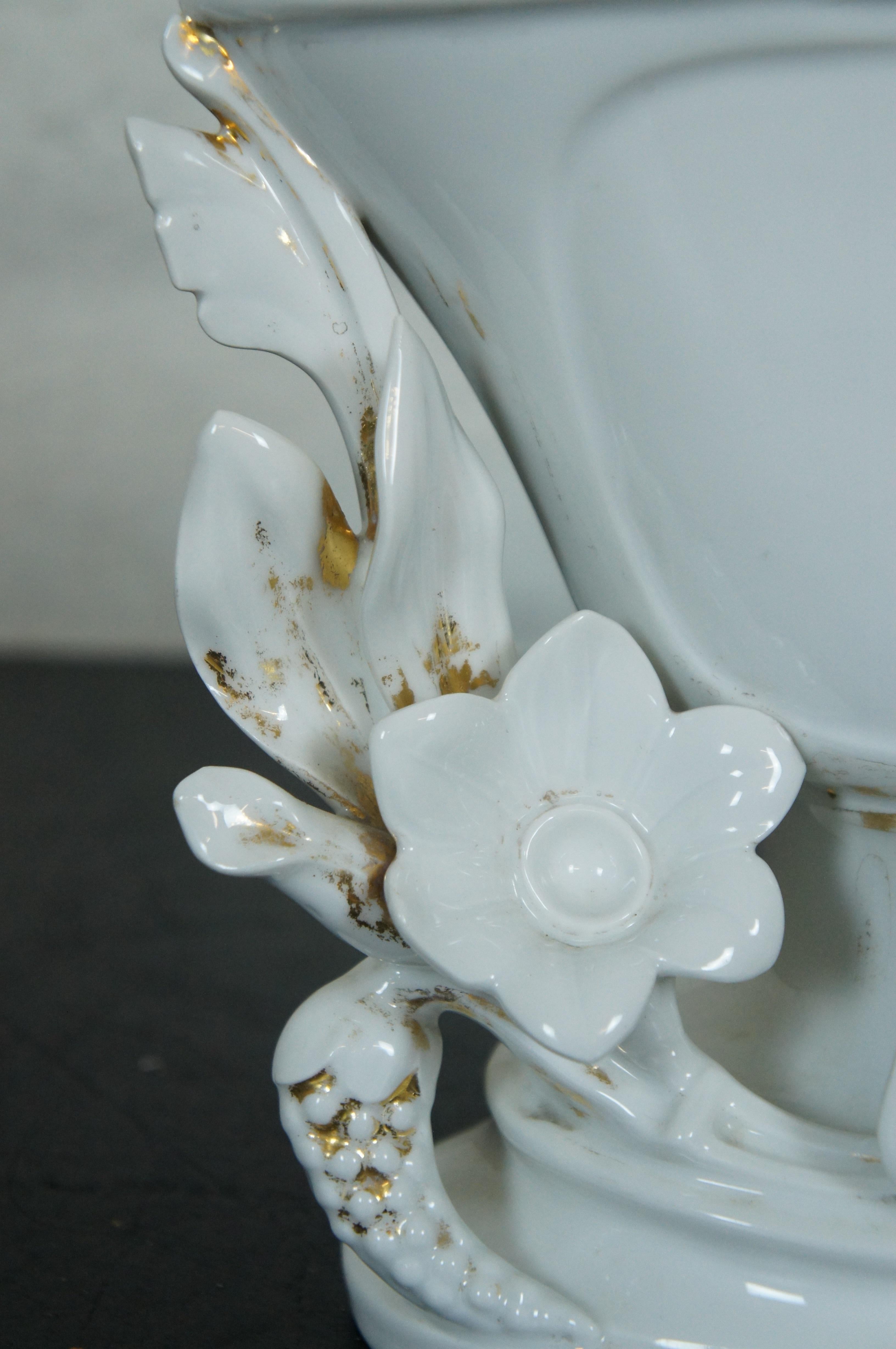 Antike französische Vieux Paris verschnörkelte Porzellan-Kaminsims-Trophäen-Blumenvase, 10