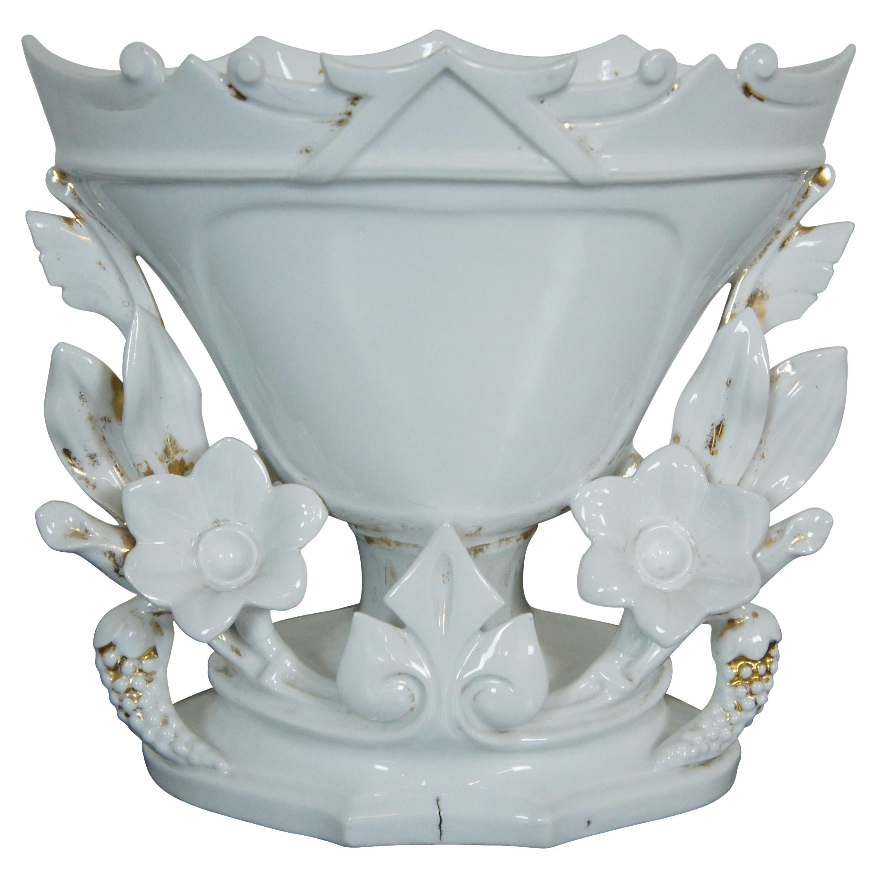 Antike französische Vieux Paris verschnörkelte Porzellan-Kaminsims-Trophäen-Blumenvase, 10" im Angebot