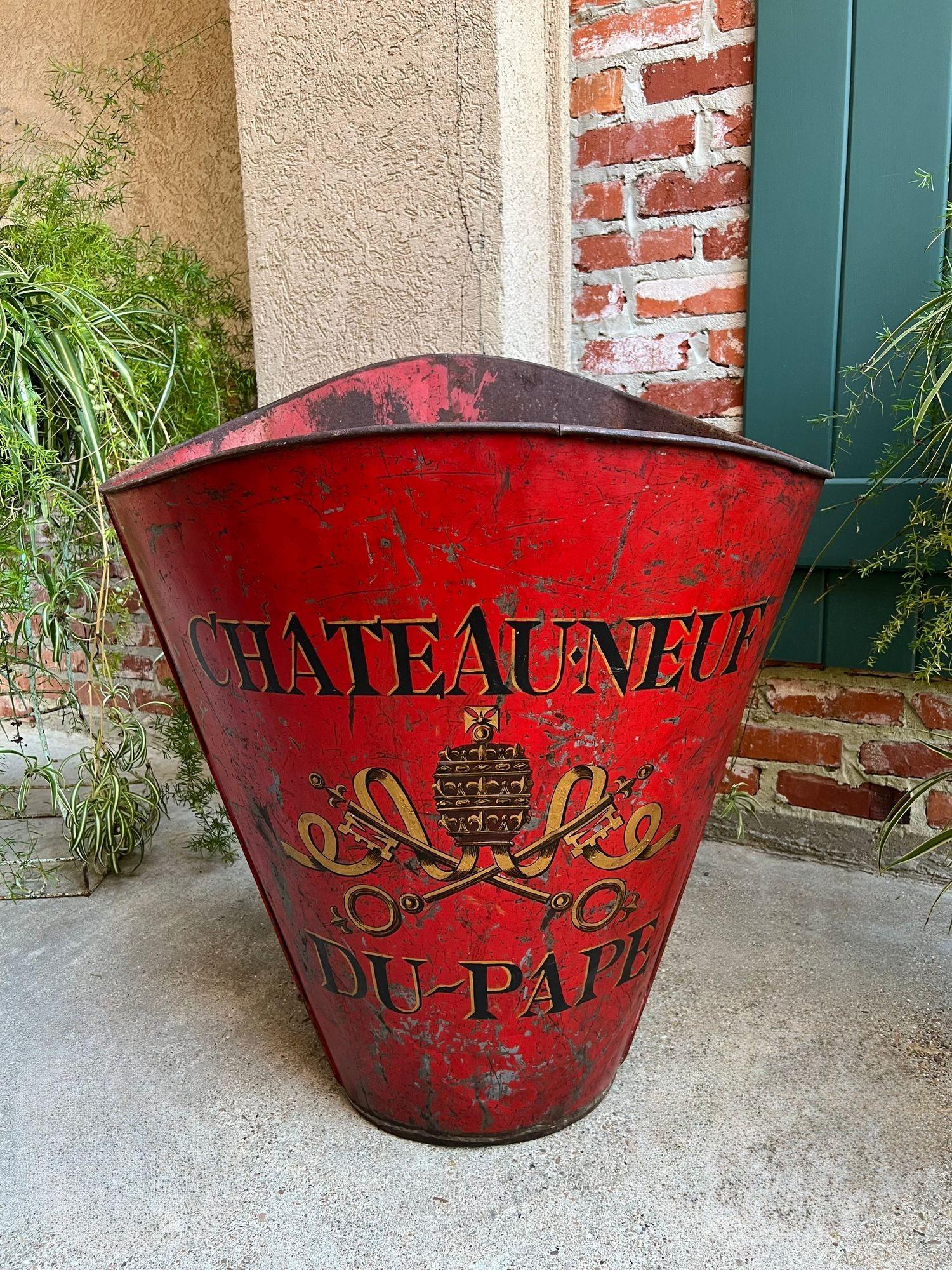 Antique French Vineyard Grape Hod Wine Bucket Winery RED Urn Fireside Box c1890.

Direct from France, a wonderful antique metal grape hod or “hotte”, with stunning hand painted French designed artwork. In the 19th century French vineyards, these