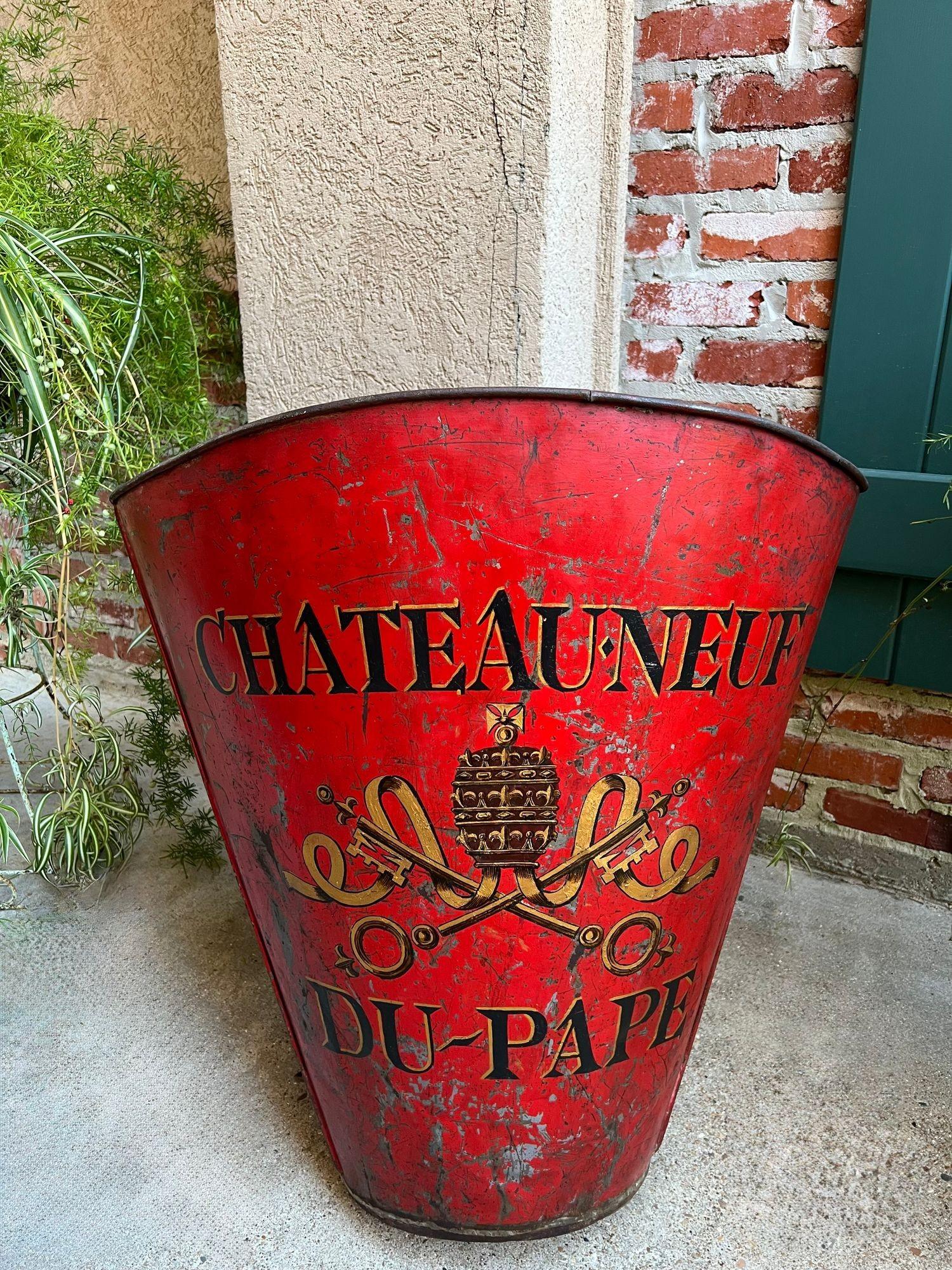 Antique French Vineyard Grape Hod Wine Bucket Winery RED Urn Fireside Box c1890 In Good Condition For Sale In Shreveport, LA