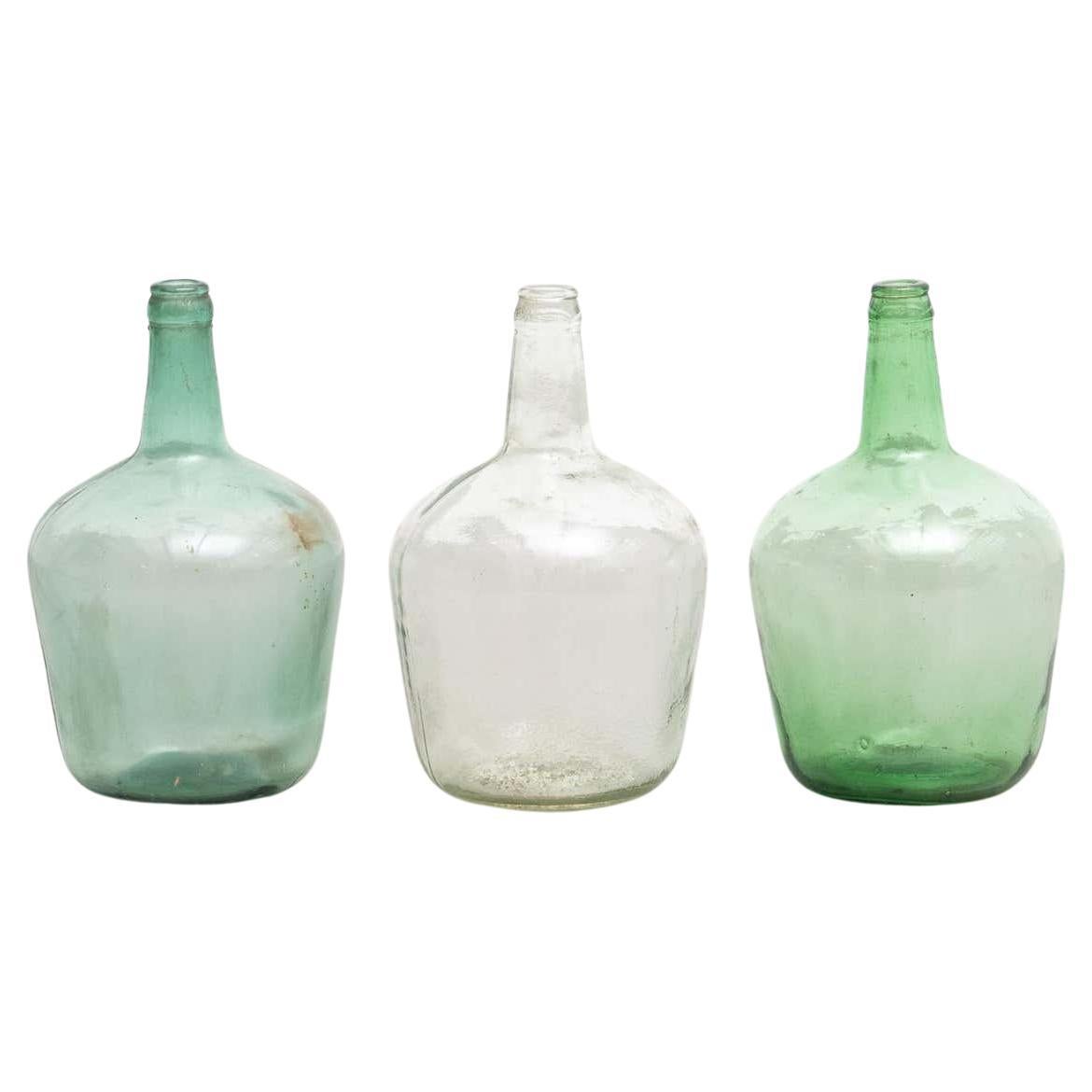 Antique French Viresa Set di tre bottiglie di vetro da Barcellona circa 1950