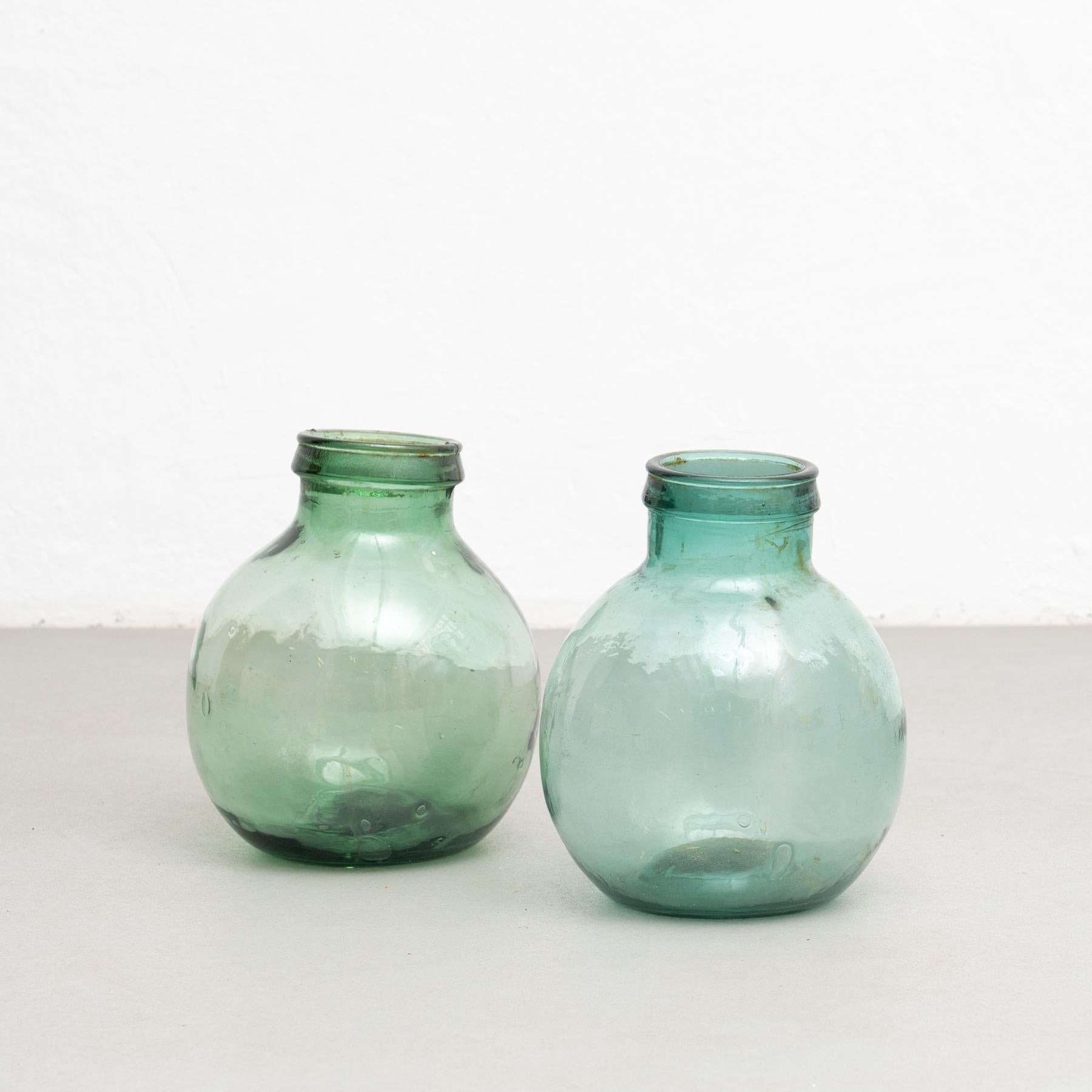 Spagnolo Antique French Viresa Set di due bottiglie di vetro da Barcellona circa 1950
