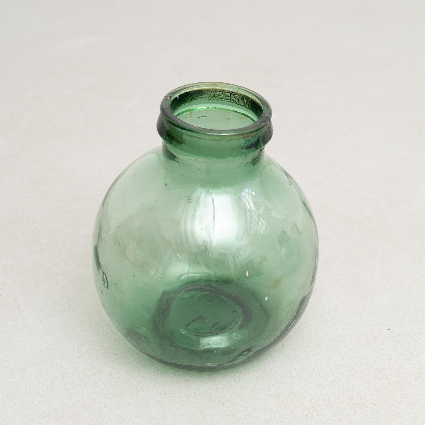 Antique French Viresa Set di due bottiglie di vetro da Barcellona circa 1950 In condizioni buone a Barcelona, Barcelona