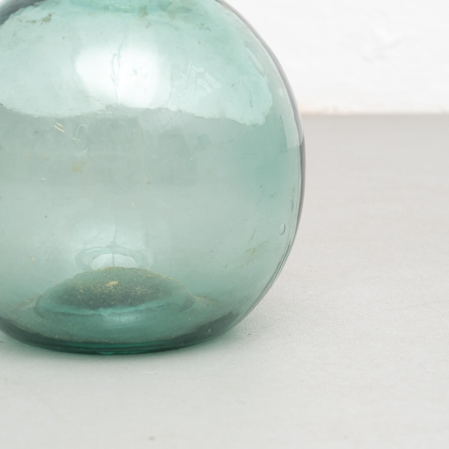 Ensemble de deux bouteilles en verre Antiquity French Viresa de Barcelone circa 1950 en vente 1