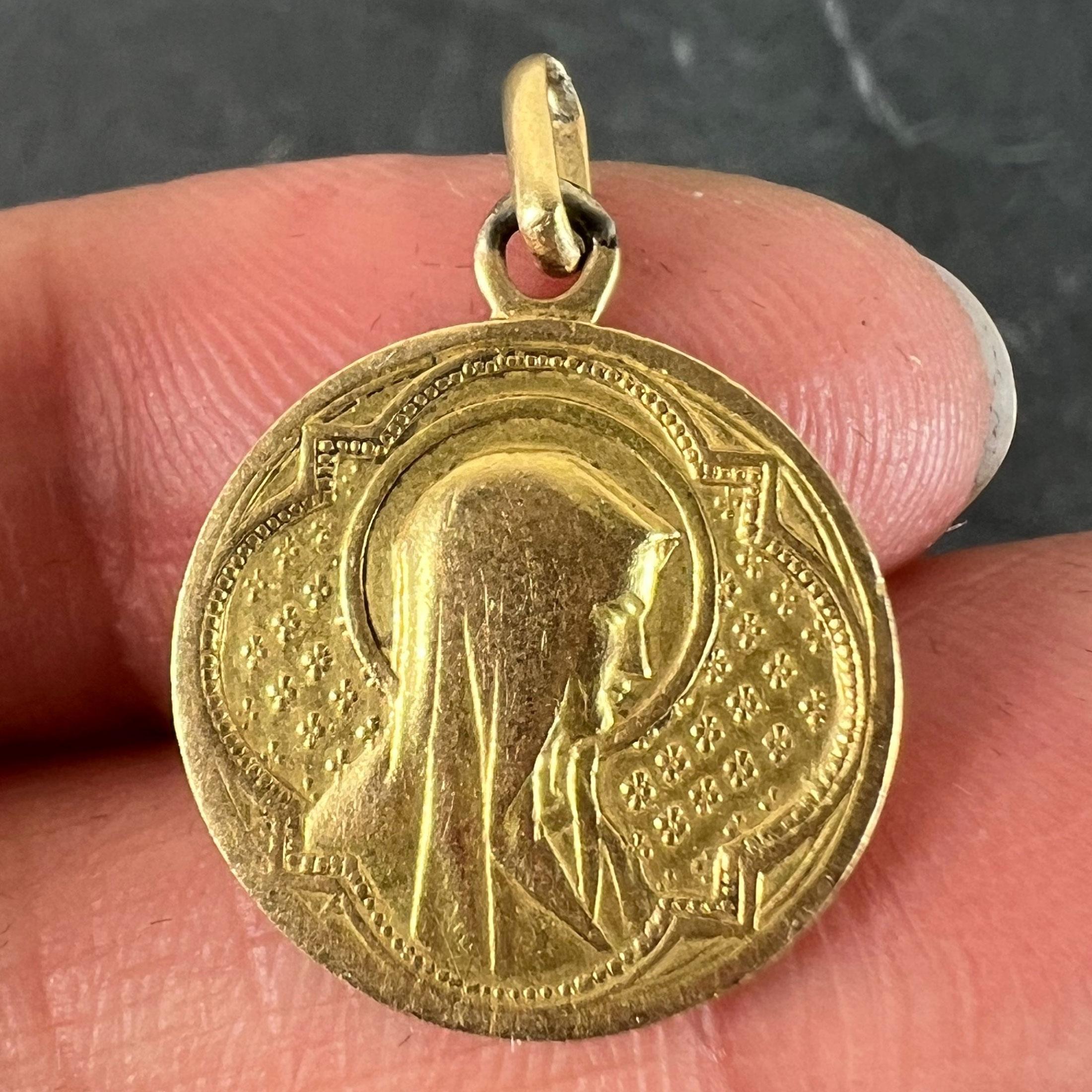 Antique French Virgin Mary 18K Yellow Gold Medal Pendant For Sale 1