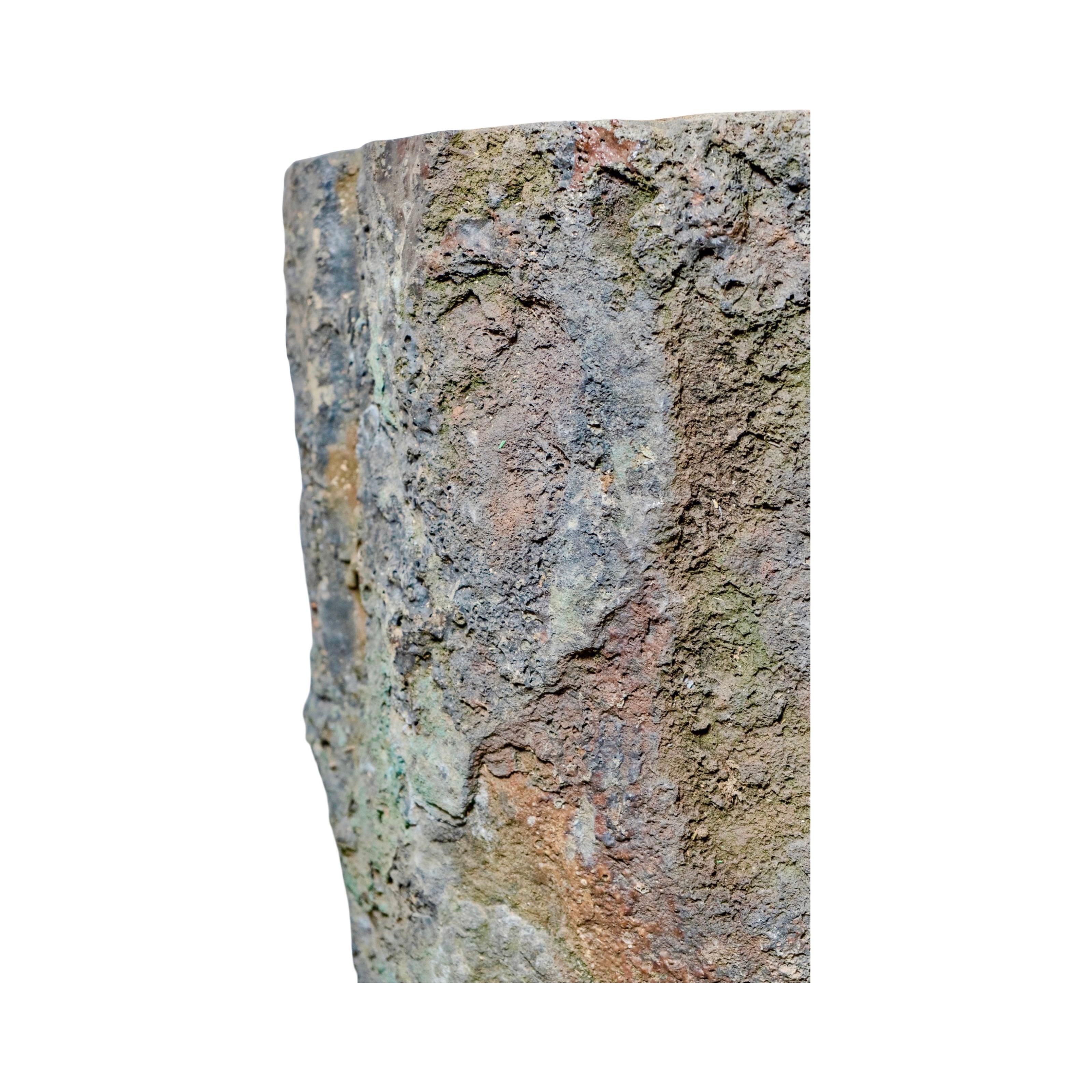 Antique French Volcanic Lava Stone Planter en vente 1