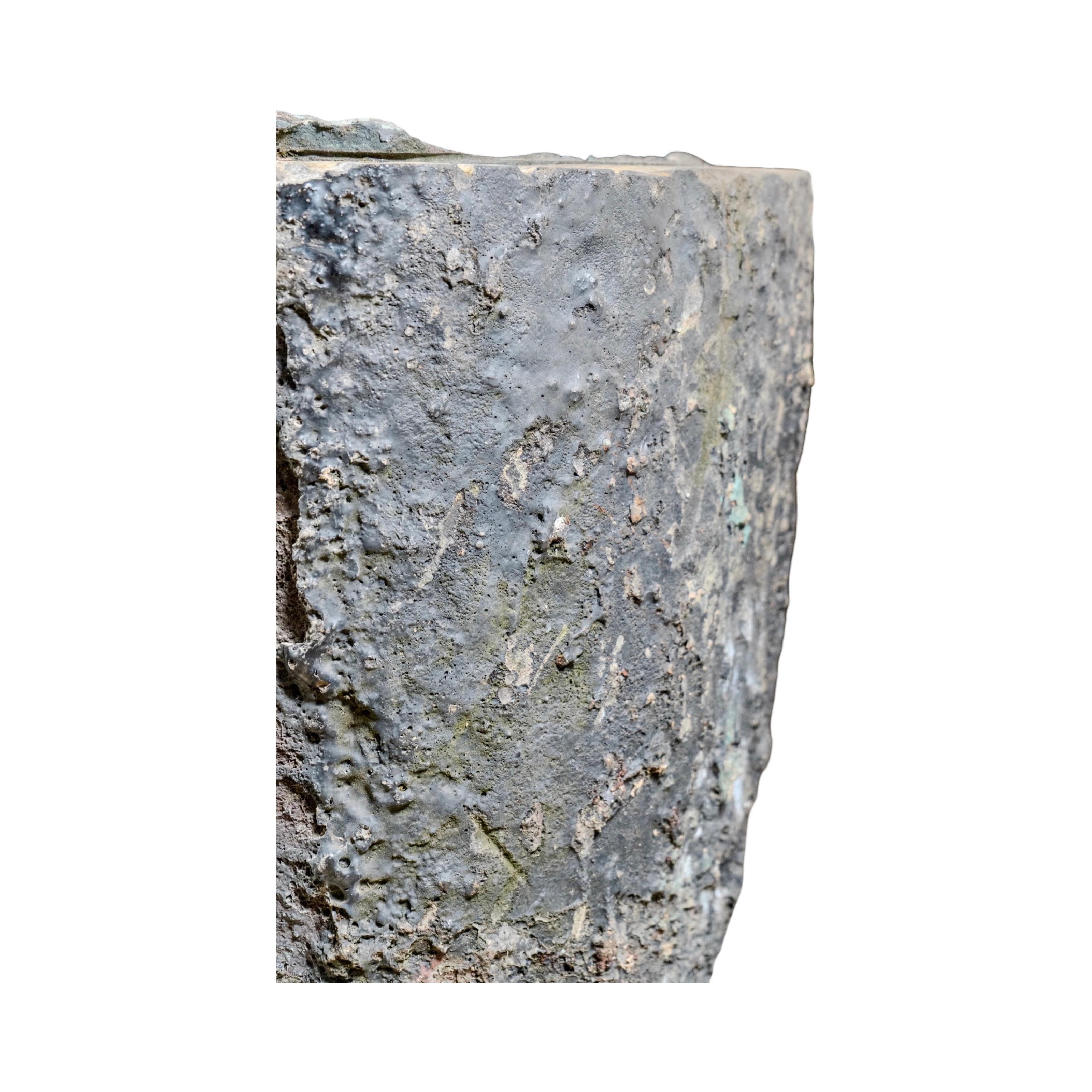 Antique French Volcanic Lava Stone Planter en vente 4