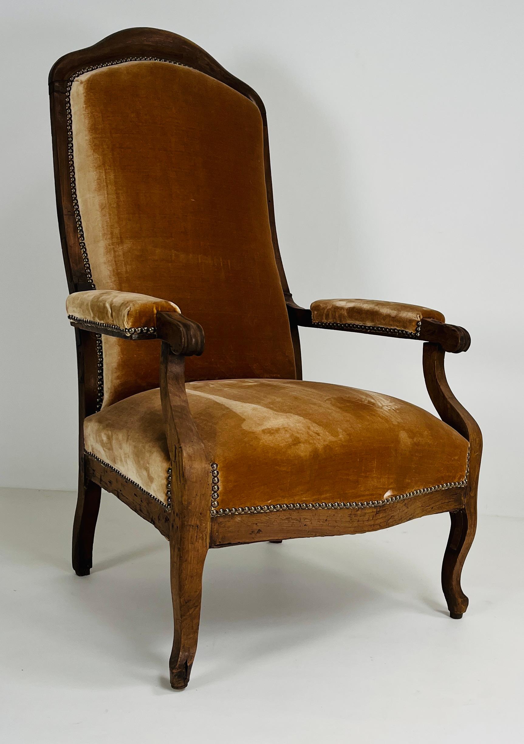 Provincial français Antique French Voltaire Armchair en vente