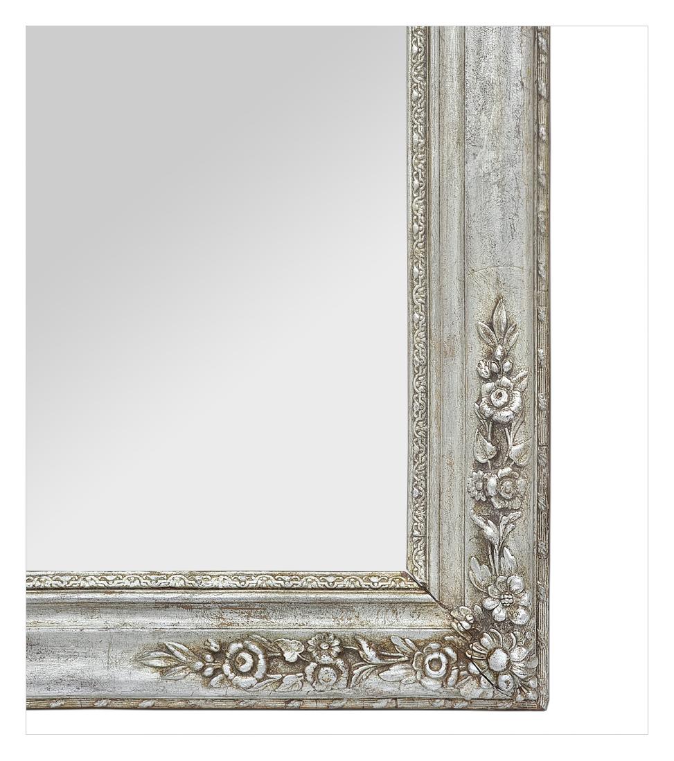 Antiker französischer Wandspiegel, Romantik, patiniertes versilbertes Holz, um 1830 (Blattsilber) im Angebot