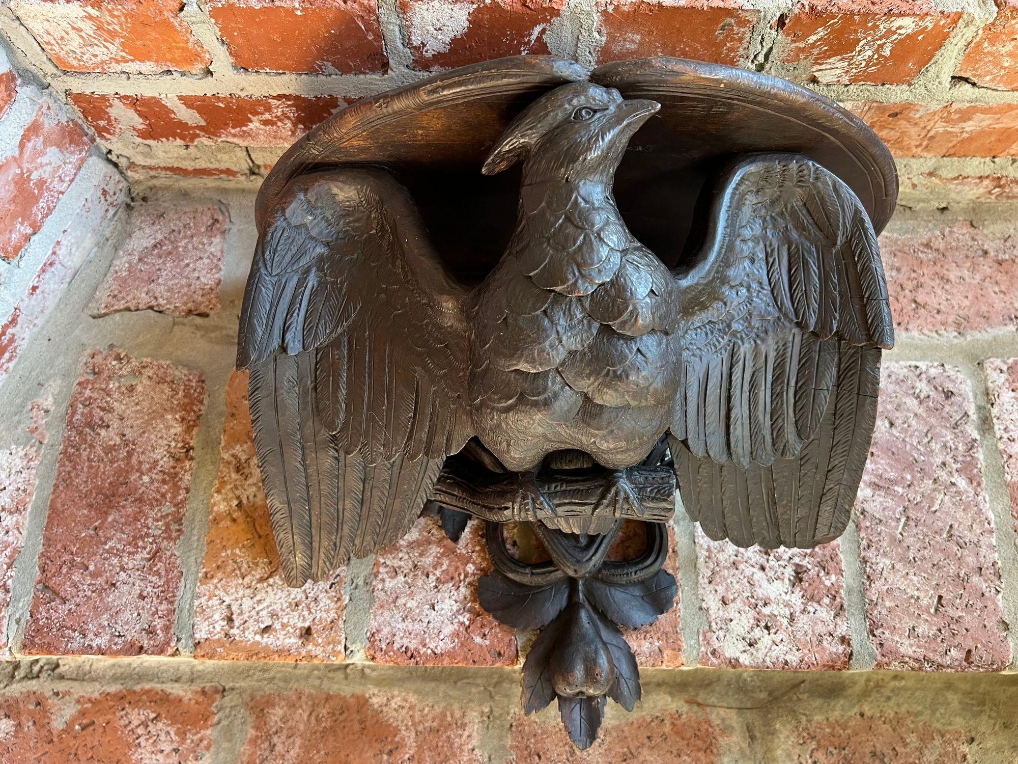 Antique French Wall Shelf Corbel Carved Eagle Black Forest Statue Wood c1880 en venta 6