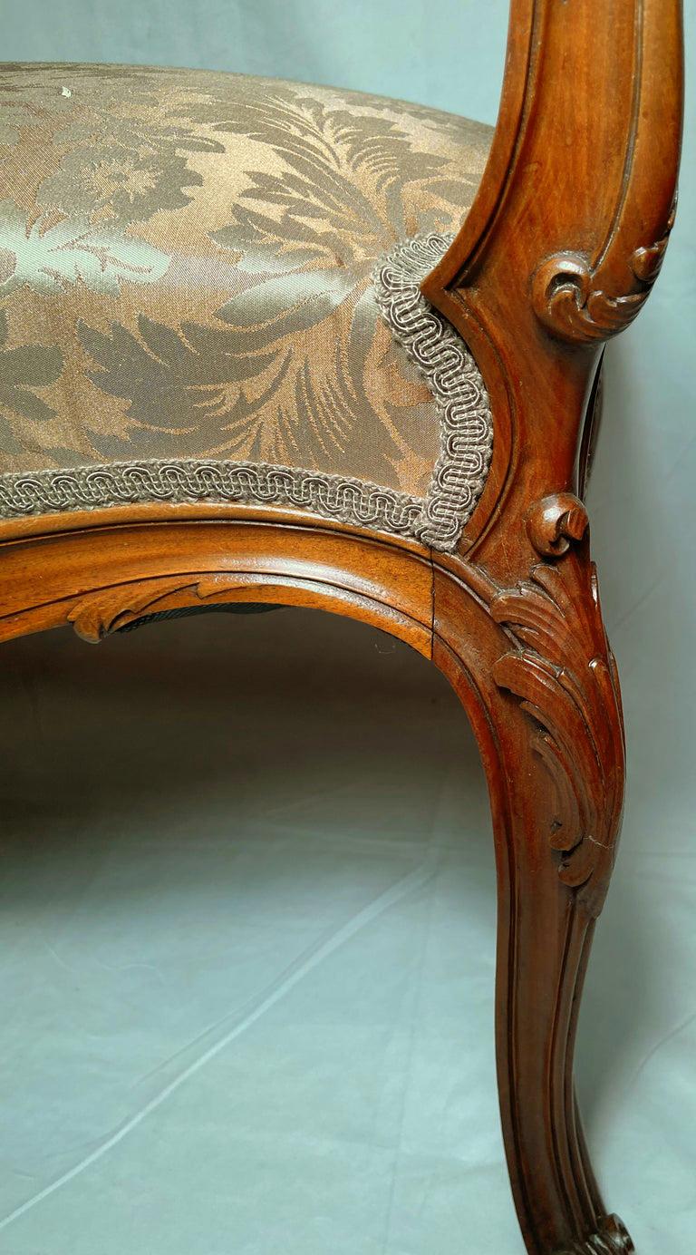 Antique French Walnut Bench with Pink Silk Upholstery, Circa 1880 For Sale 1