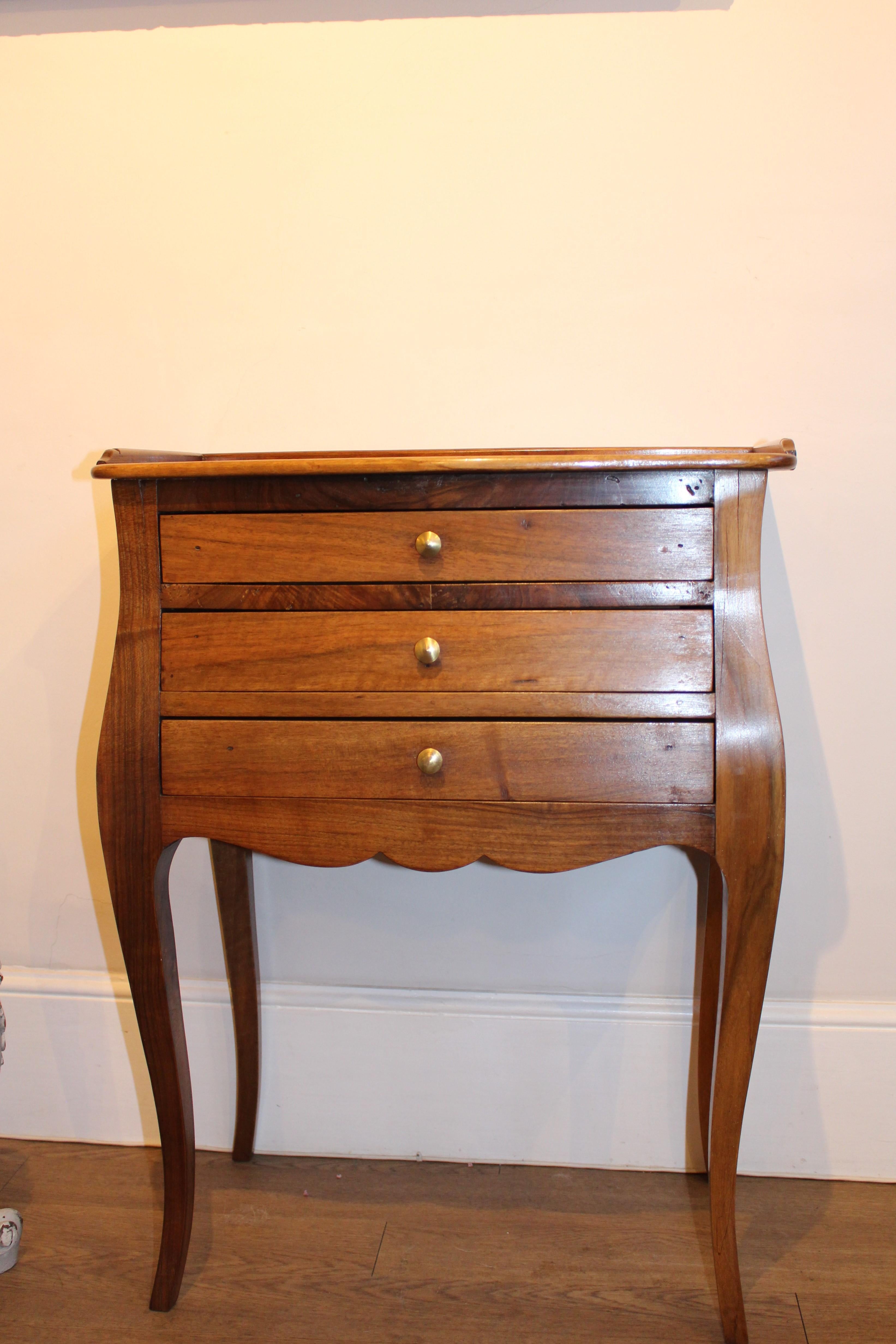 Antique French Walnut Bombe 1920s Commode Bedside Lamp Side Table Music Cabinet For Sale 5