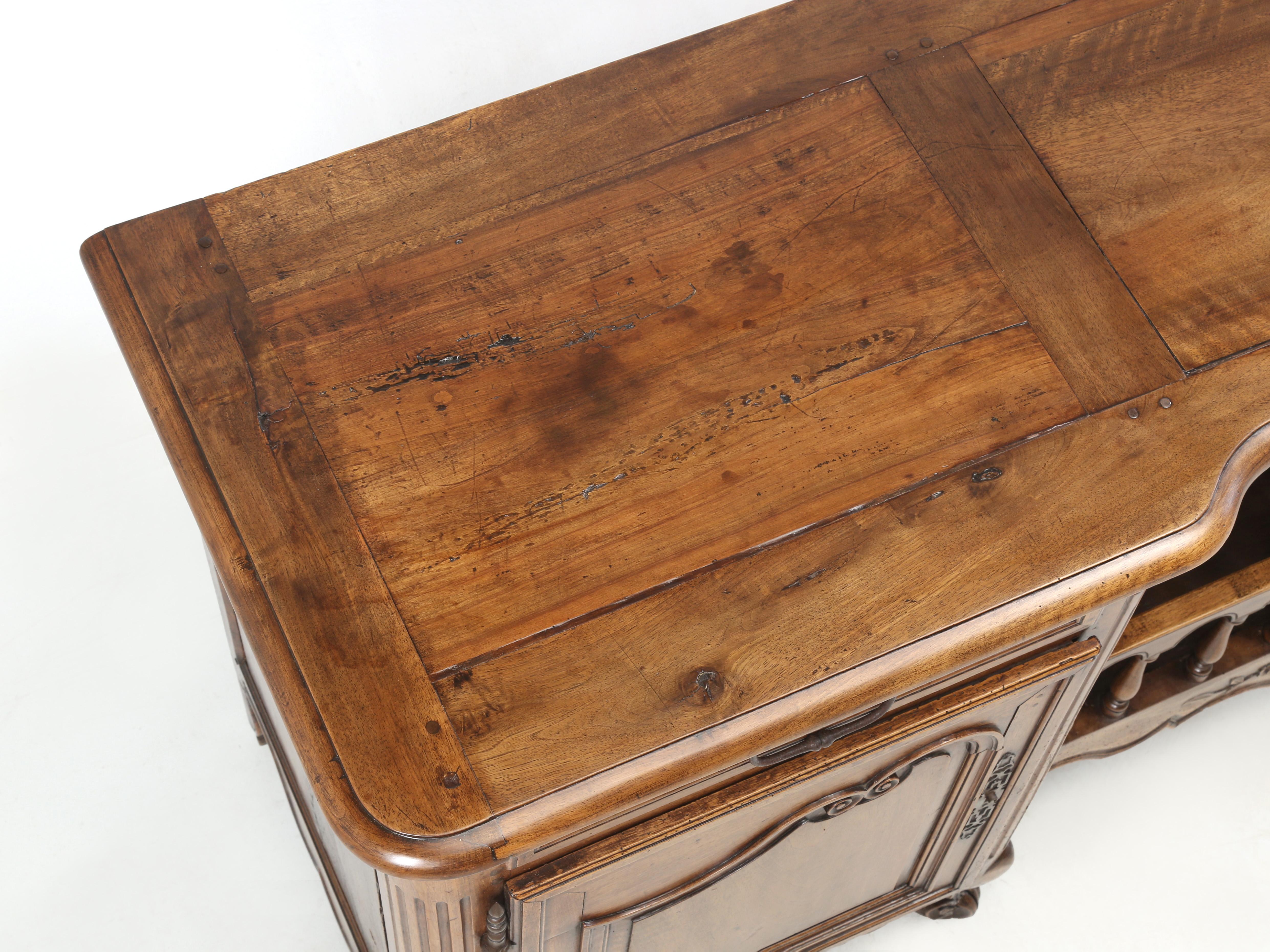 Antique French Walnut Buffet with Unusual Open Center For Display Great Patina In Good Condition For Sale In Chicago, IL