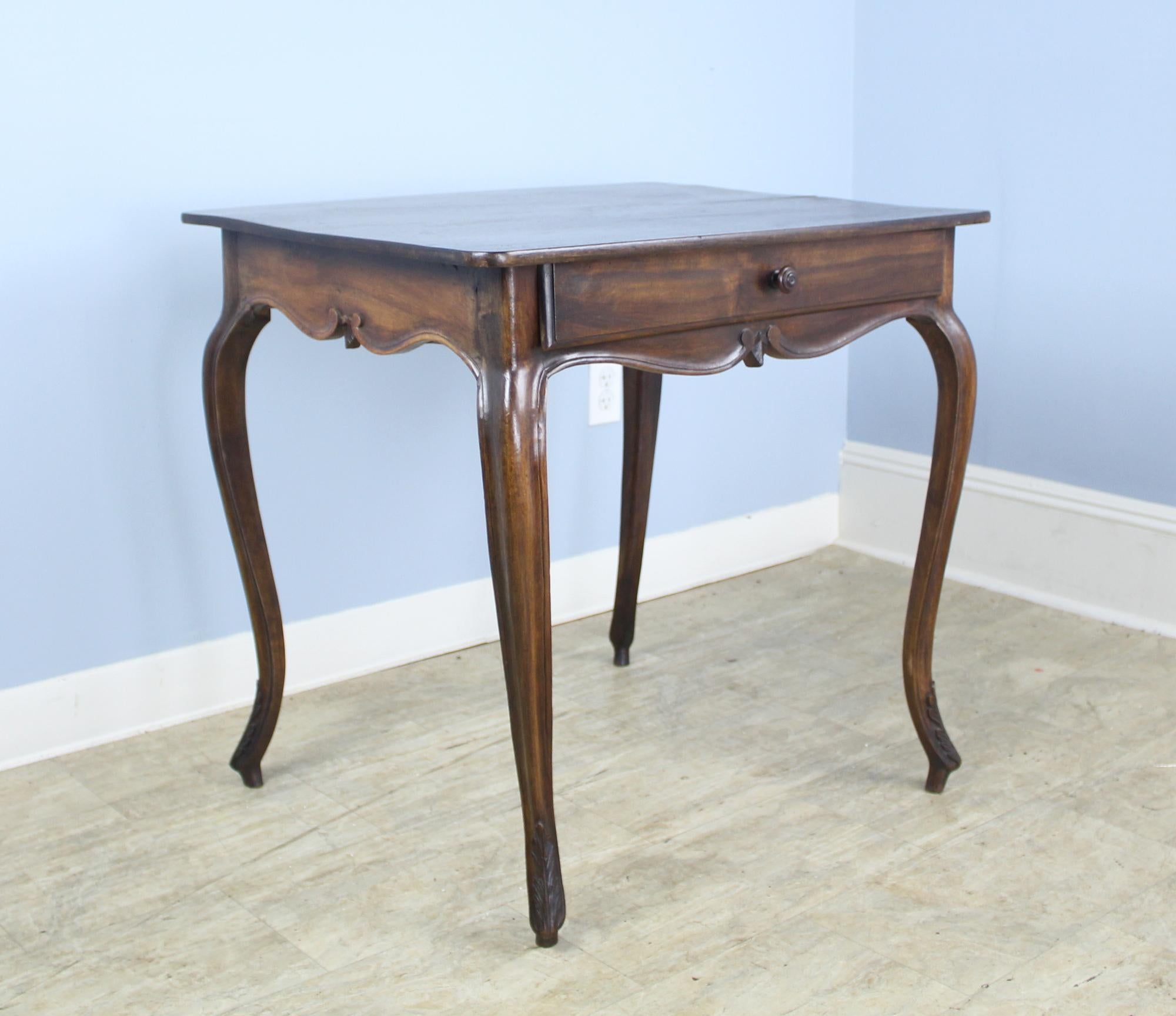Antique French Walnut Cabriole Leg Side Table In Good Condition In Port Chester, NY