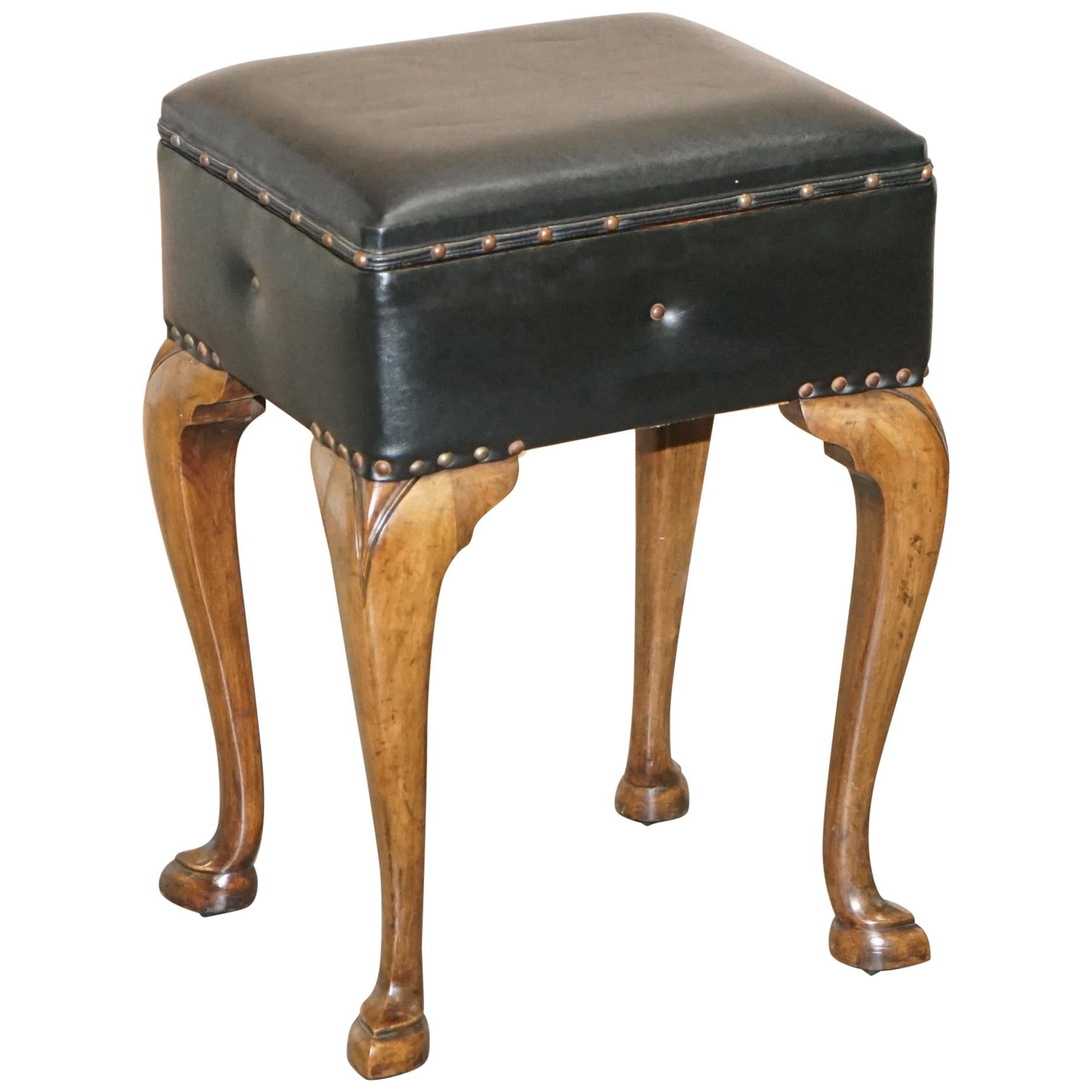 Tabouret de piano ancien en noyer français datant d'environ 1880 avec rangement interne à musique