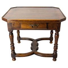 Antique French Walnut Coffee Table Tavolino da salotto con cassetto circa 1940