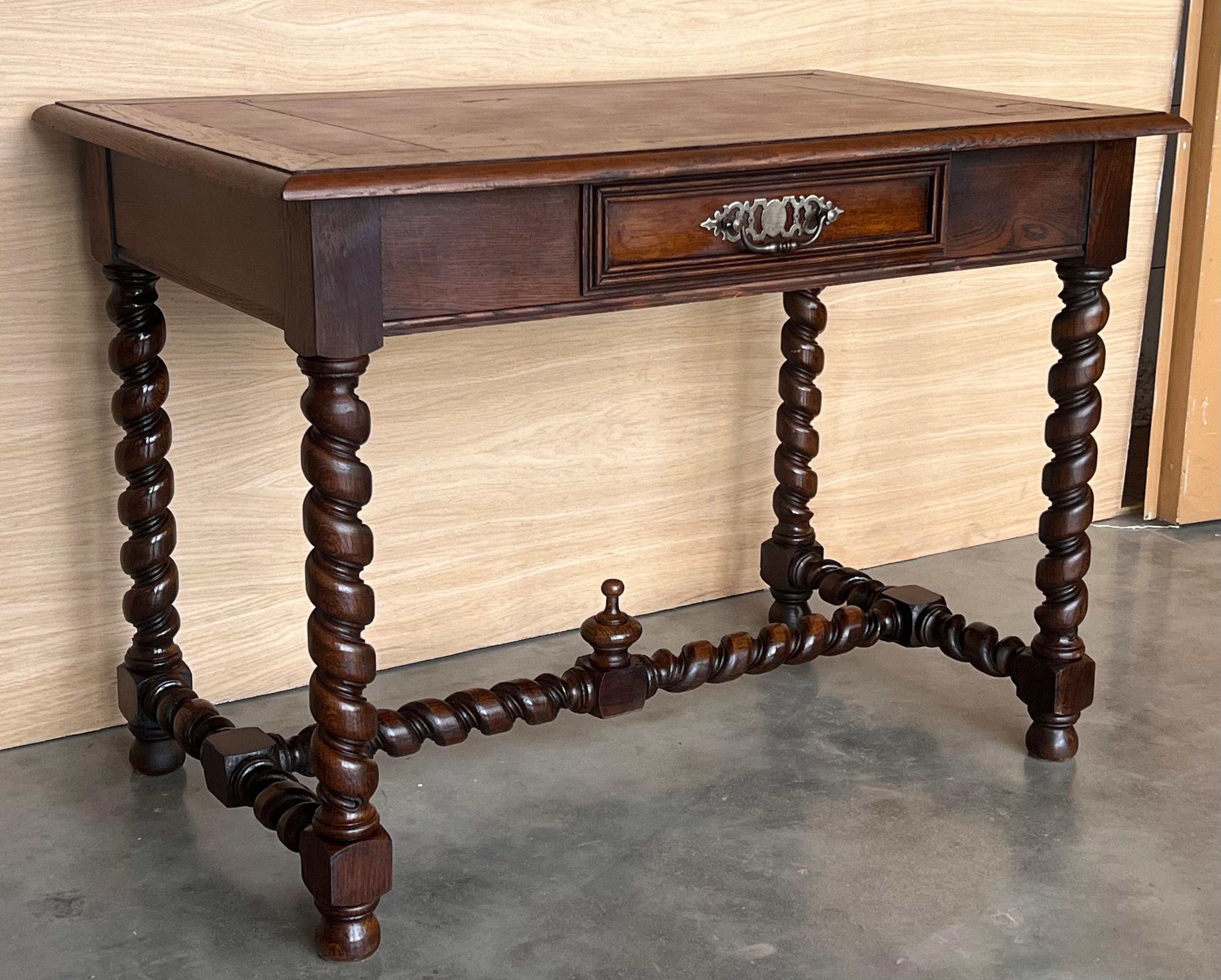 Escritorio Antique French de nogal con cajón y tapa de cuero en Bueno estado para la venta en Miami, FL