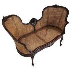 Antique French Walnut a doppia canna e intagliato a mano