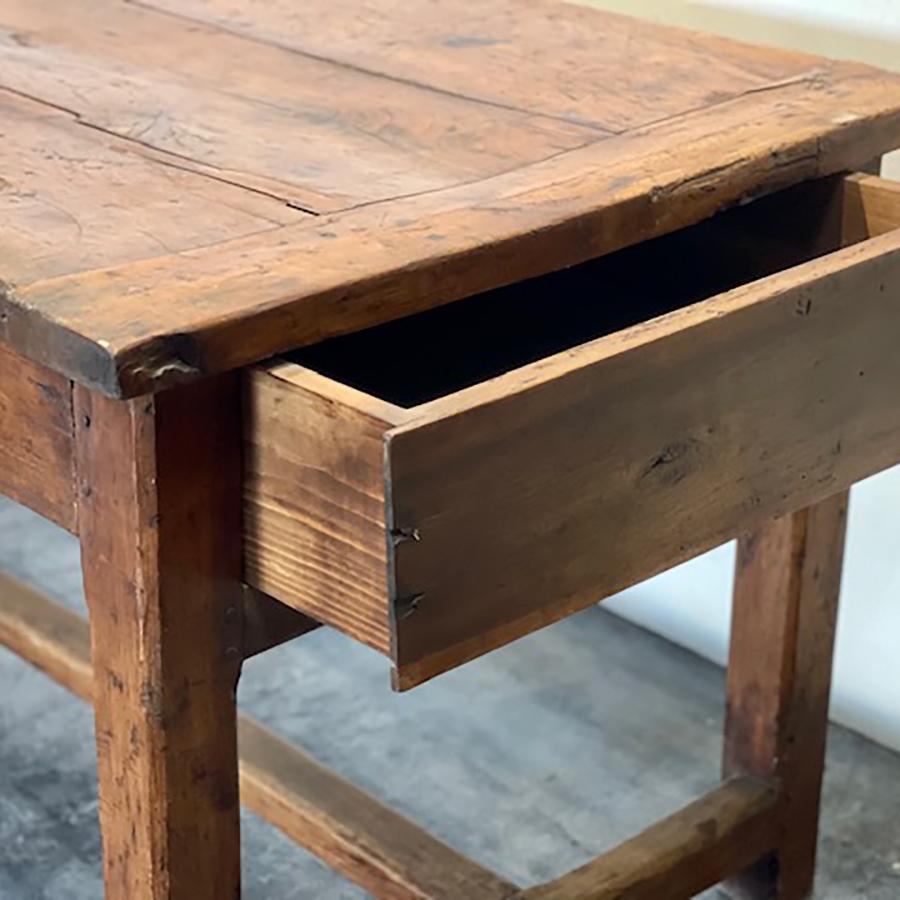 Noyer Table de ferme ancienne en noyer français, FR-0110 en vente