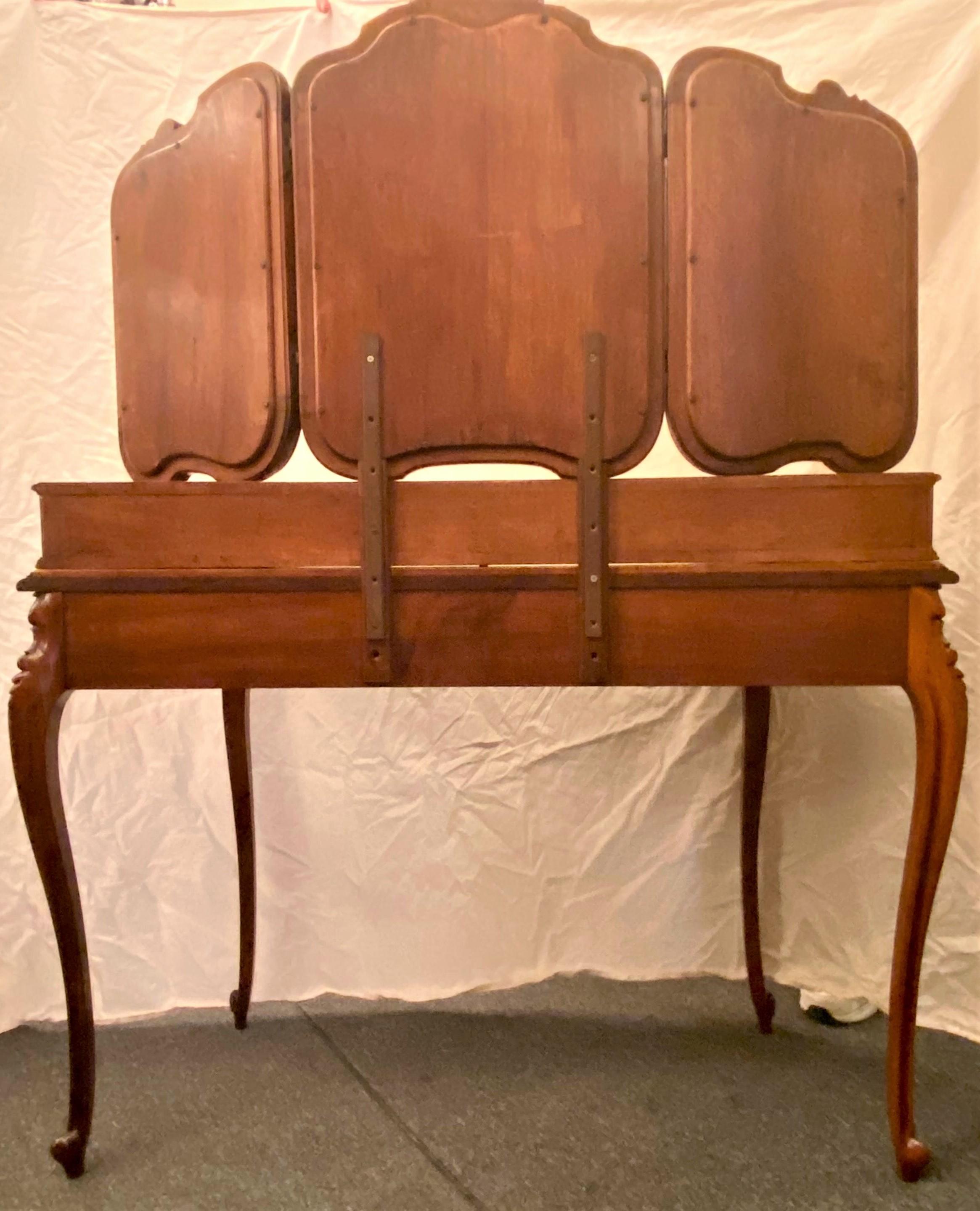 19th Century Antique French Walnut Ladies Vanity Dressing Table with Mirrors, circa 1890s