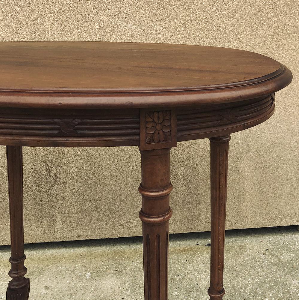 20th Century Antique French Walnut Louis XVI Oval End Table For Sale