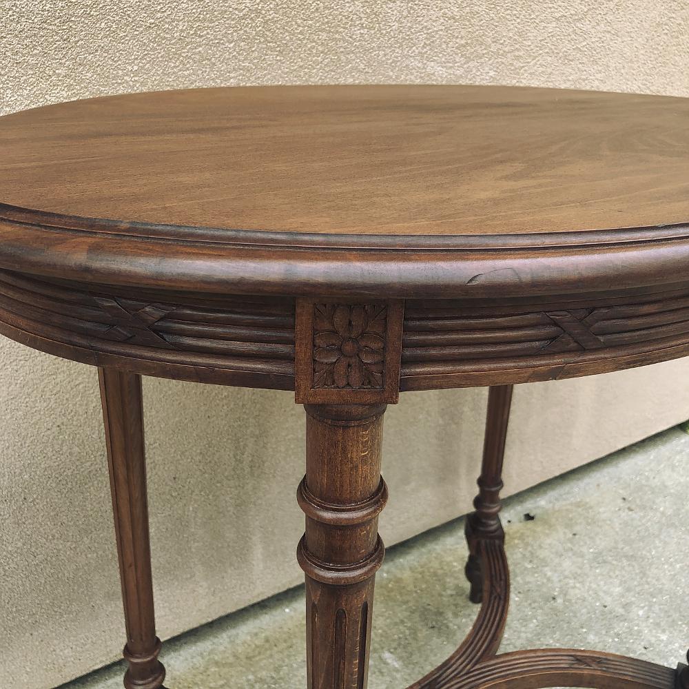 Antique French Walnut Louis XVI Oval End Table For Sale 1