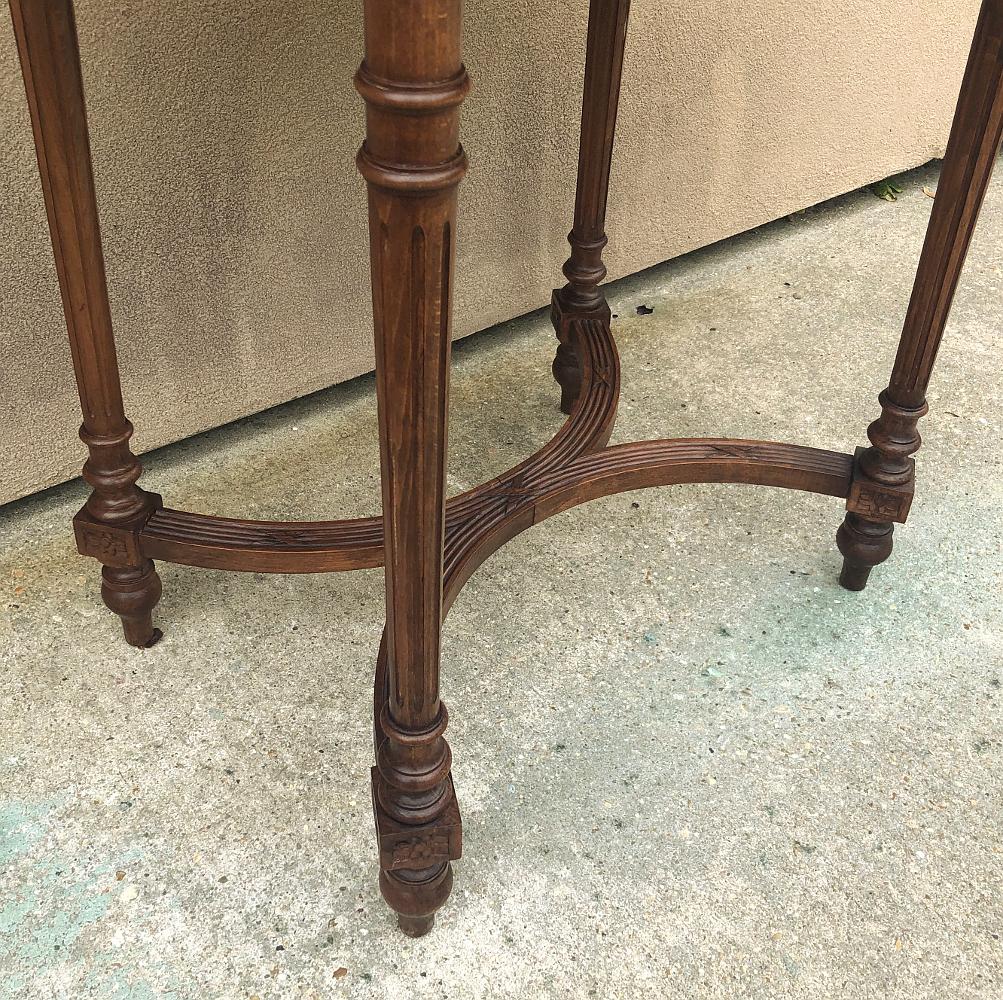 Antique French Walnut Louis XVI Oval End Table For Sale 2
