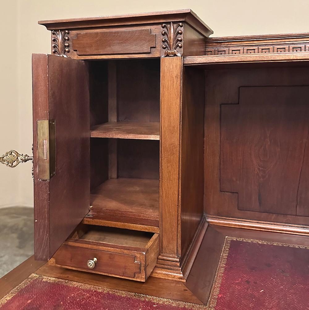 Antiker französischer Nussbaum Louis XVI Wandschreibtisch im Angebot 3