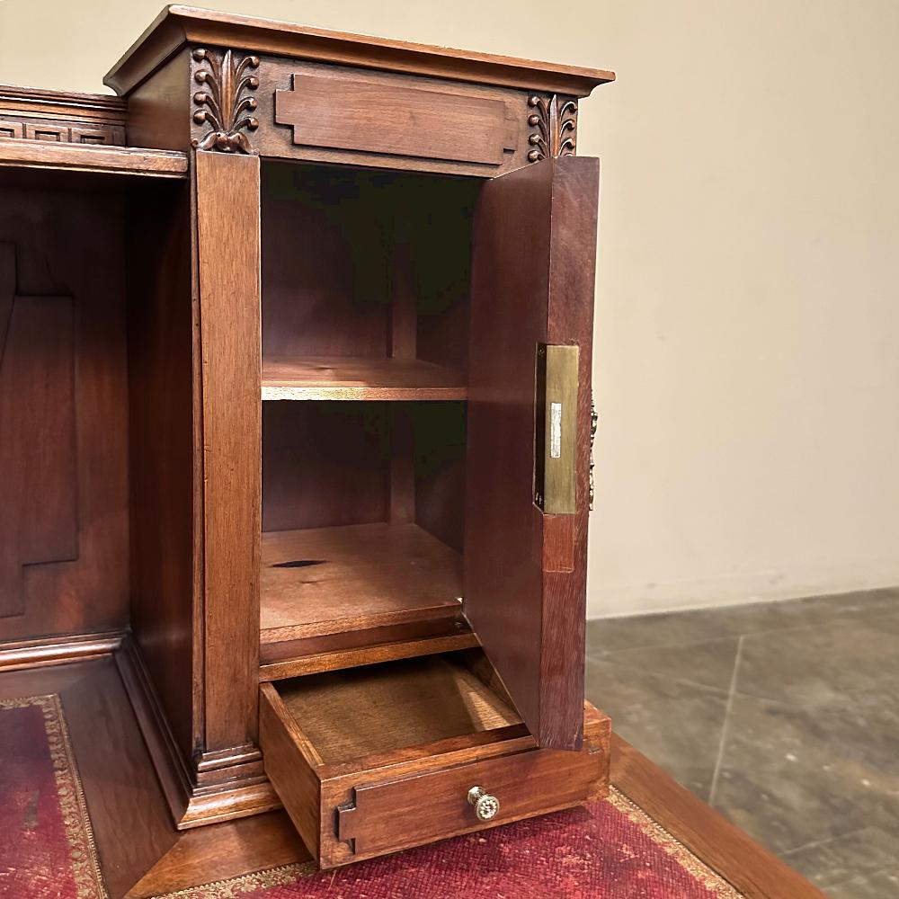 Antiker französischer Nussbaum Louis XVI Wandschreibtisch im Angebot 4