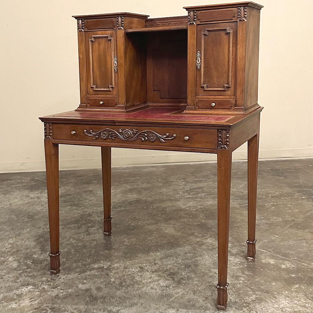 Antiker französischer Nussbaum Louis XVI Wandschreibtisch (Louis XVI.) im Angebot