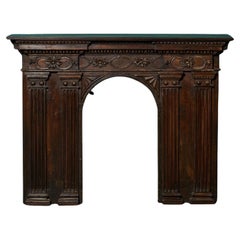 Cheminée ancienne française en noyer et en Oak