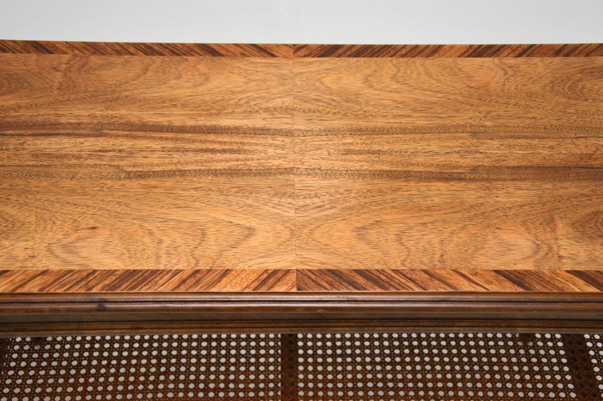 Table d'appoint / table basse ancienne en noyer français en vente 1
