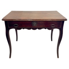 Mesa auxiliar de nogal Antique French