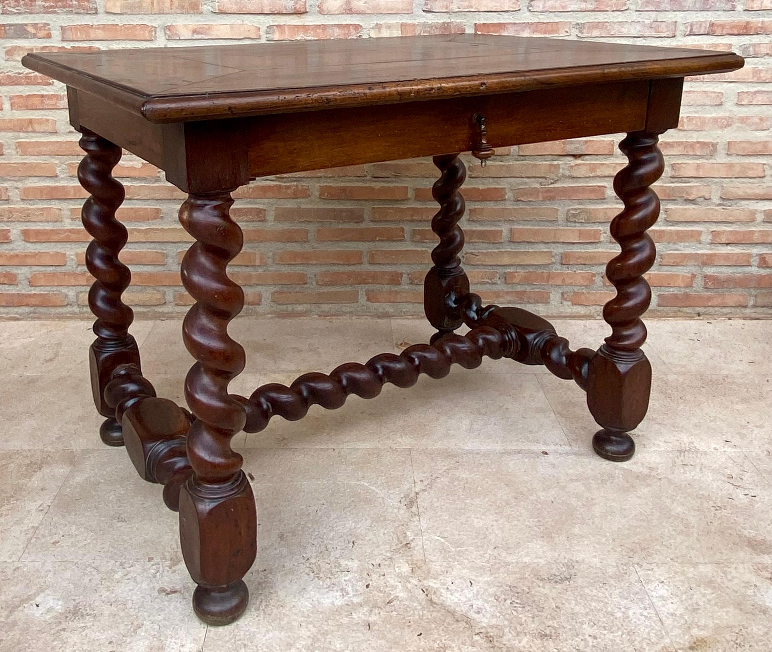 Antique French Mesa de trabajo de nogal siglo XIX en venta