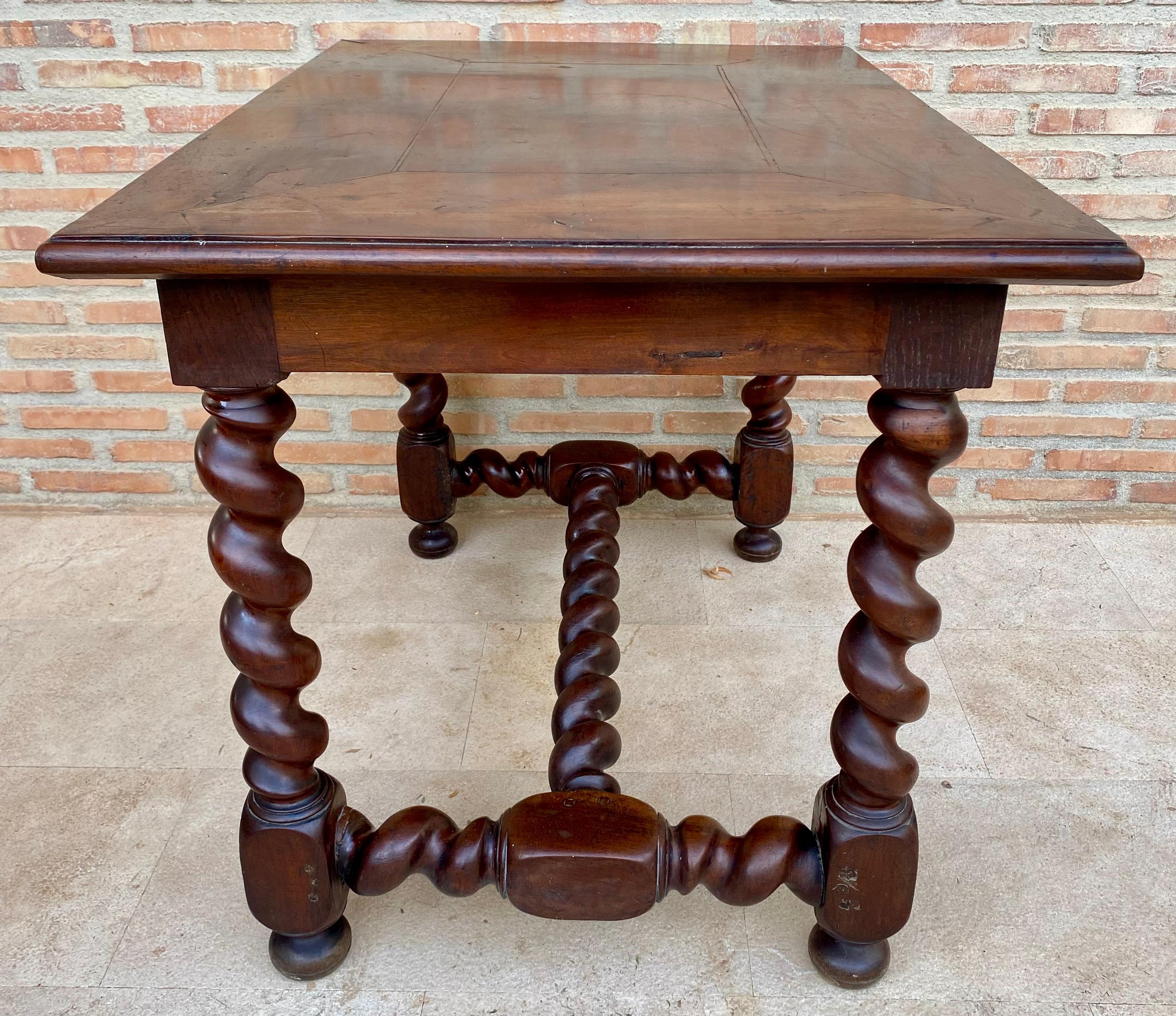 Antique French Mesa de trabajo de nogal Nogal en venta