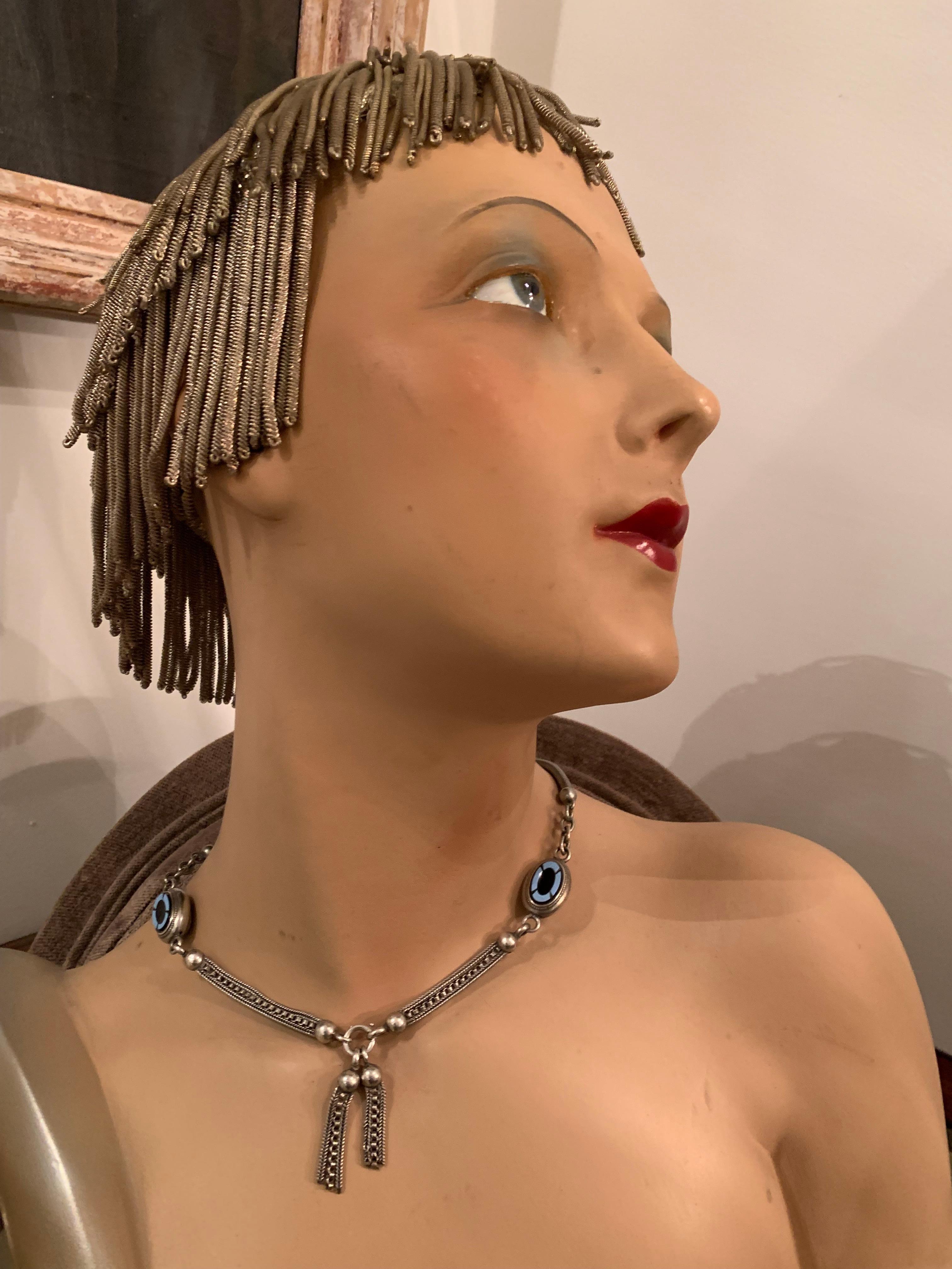 Chaîne collier à chaîne de montre française ancienne en verre bicolore et soie Unisexe en vente