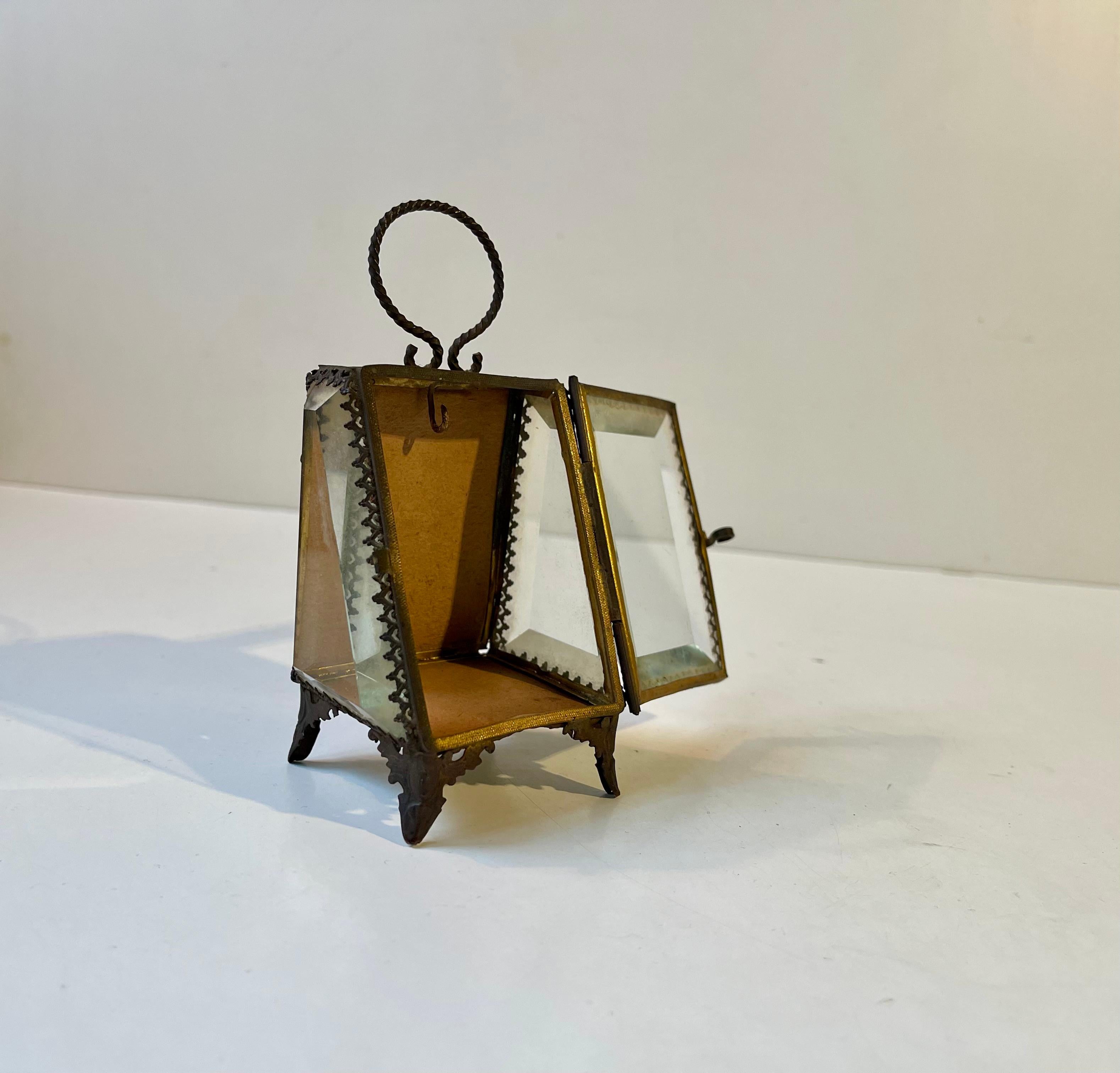 Antique French Watch Vitrine in Bronze & Crystal, 19th century In condizioni buone in vendita a Esbjerg, DK