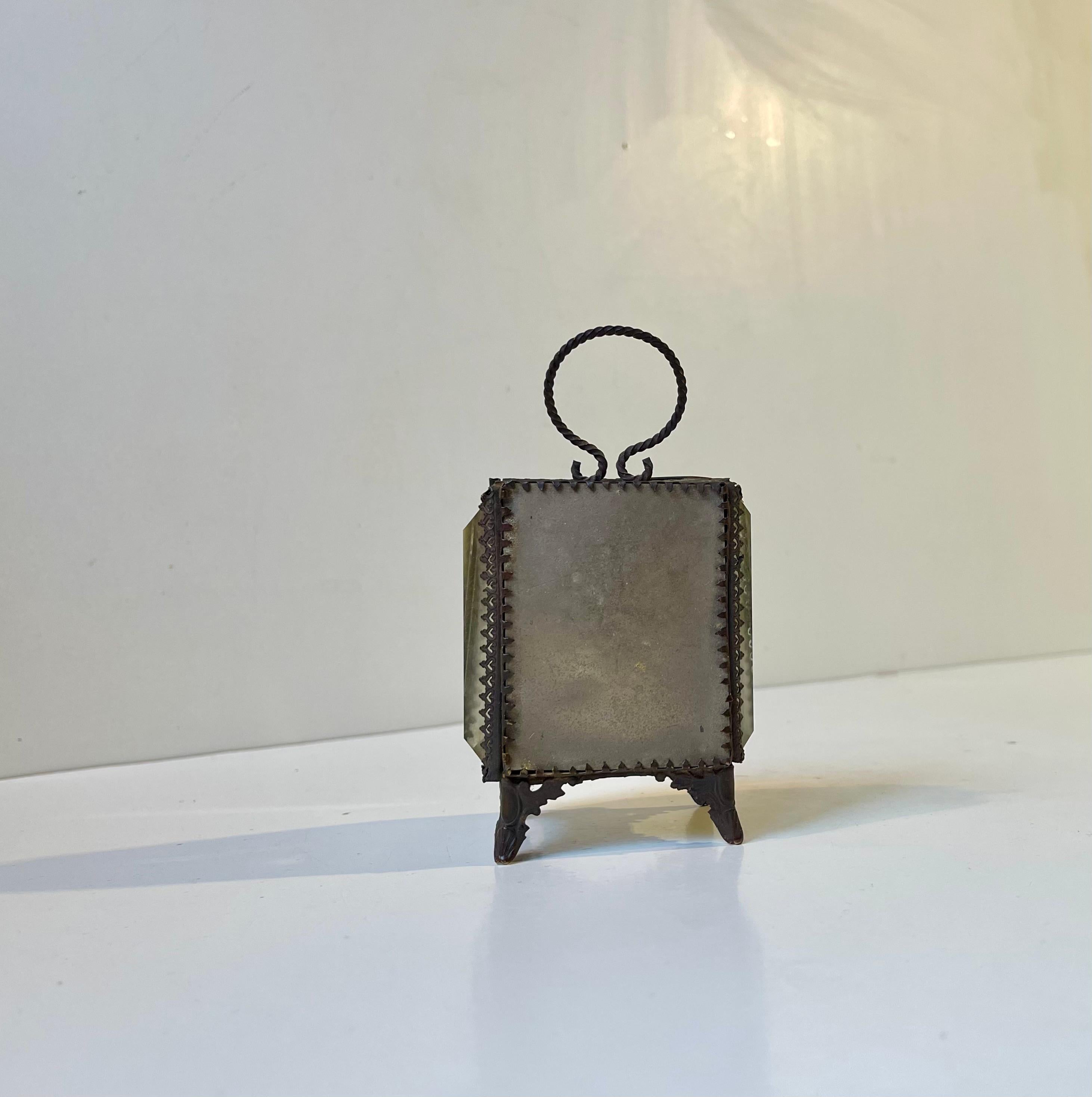 Bronzo Antique French Watch Vitrine in Bronze & Crystal, 19th century in vendita