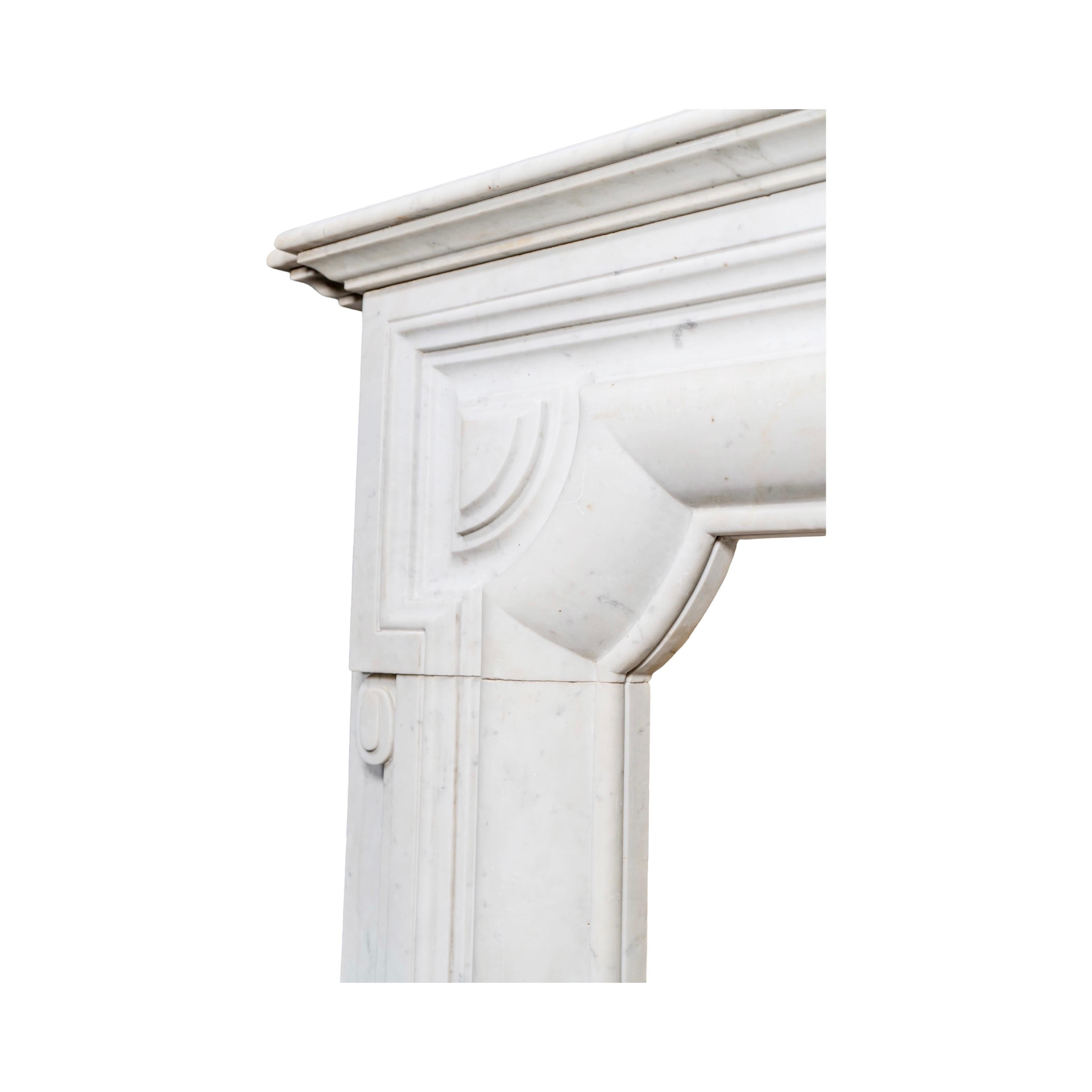Marmo di Carrara Antique French White Carrara Marble Mantel in vendita