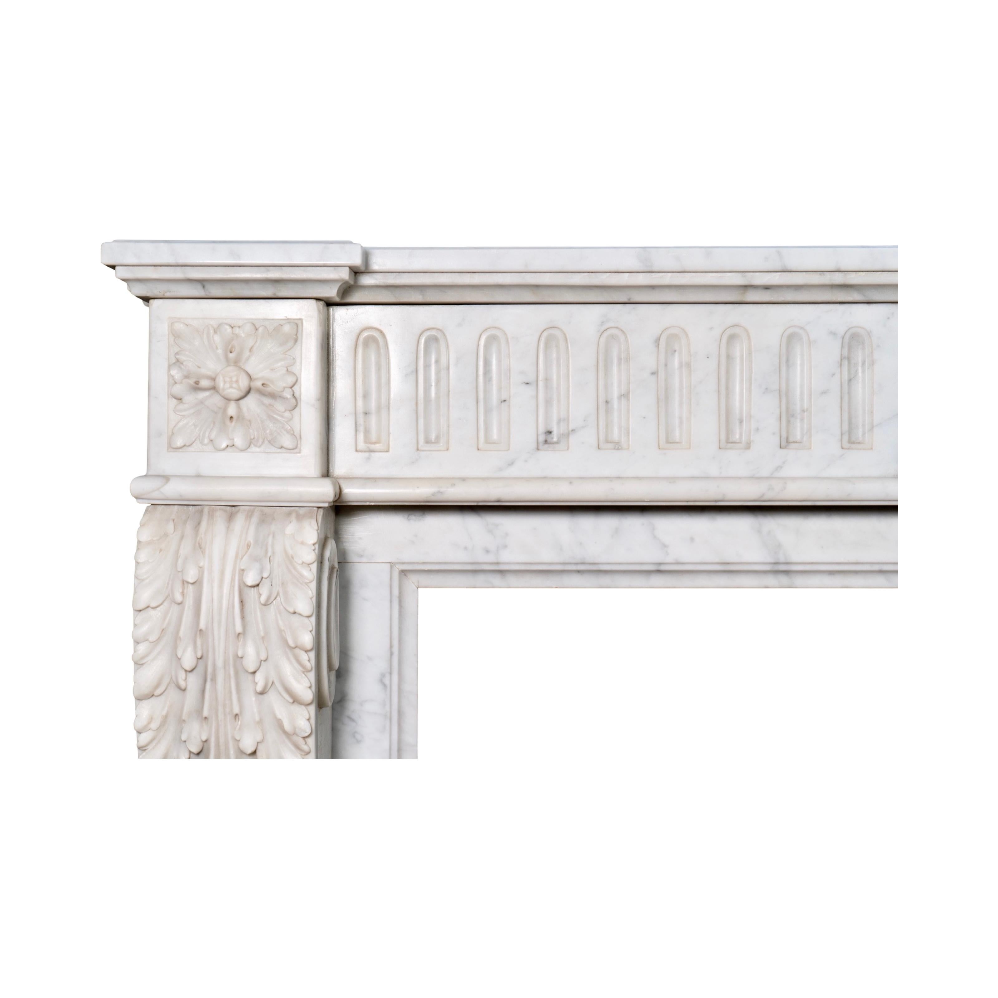 Antique French Mantel de Mármol Blanco de Carrara en venta 2